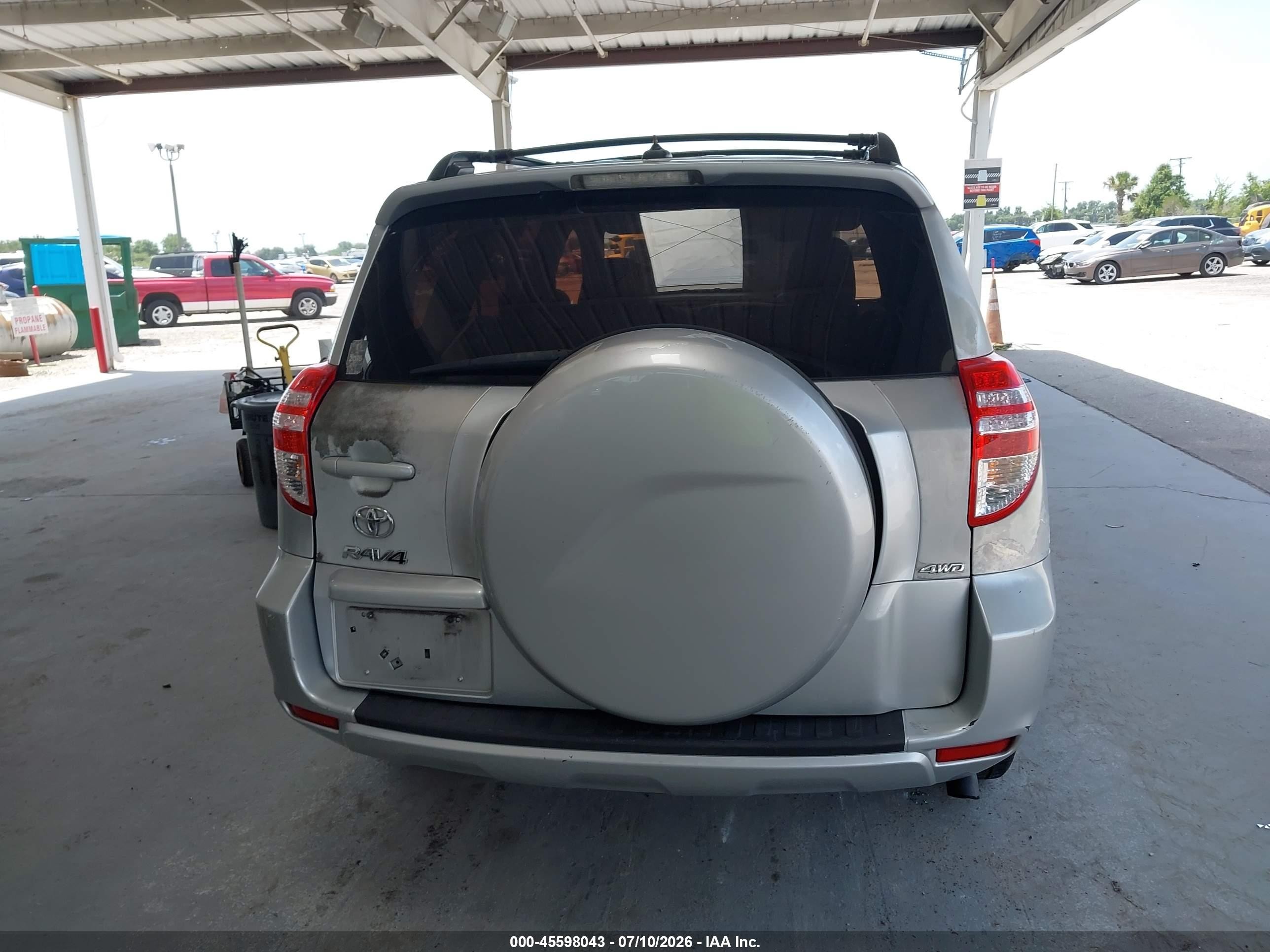 2011 Toyota Rav4   Silver vin: 2T3BF4DV1BW101826