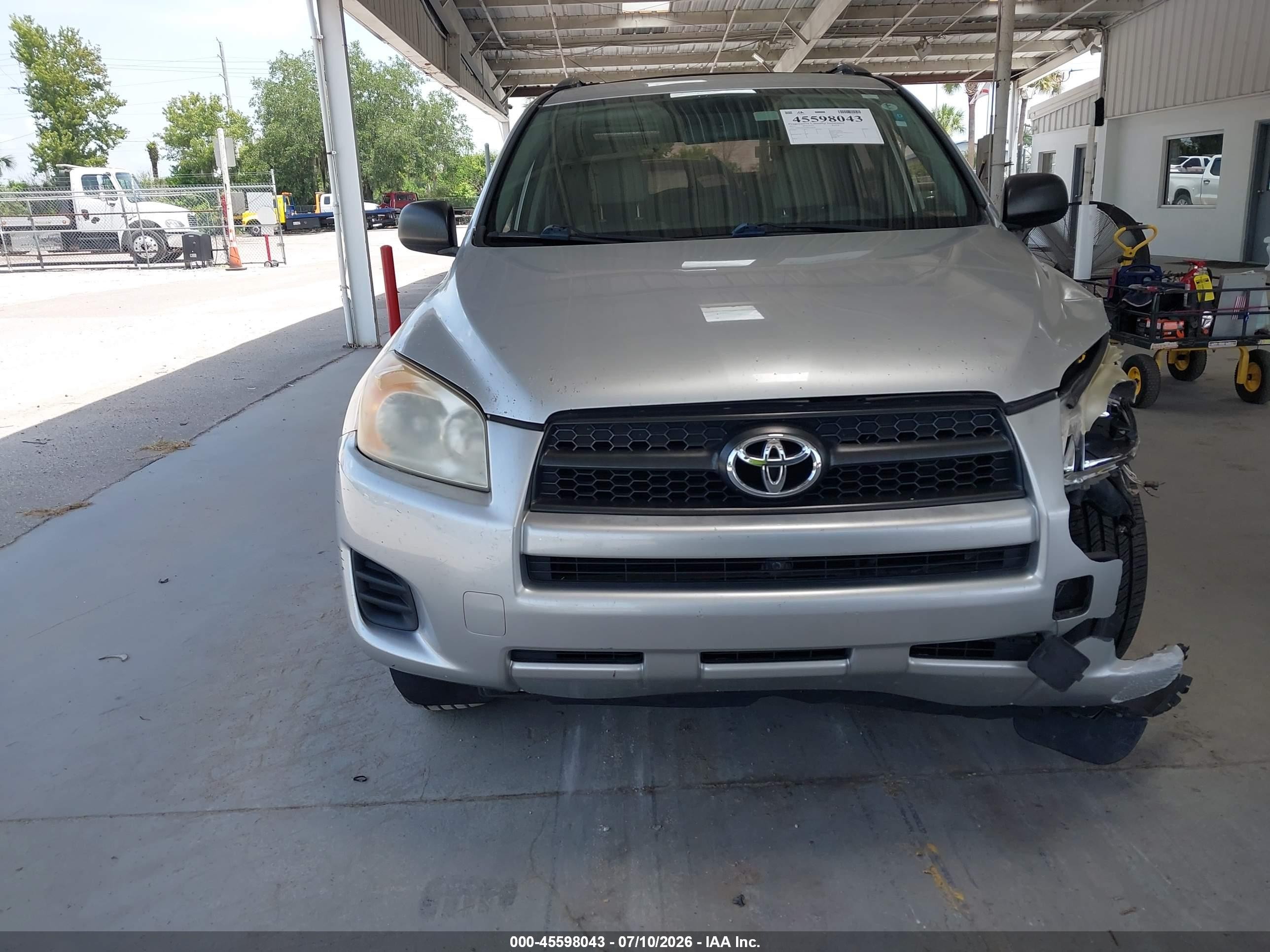 2011 Toyota Rav4   Silver vin: 2T3BF4DV1BW101826