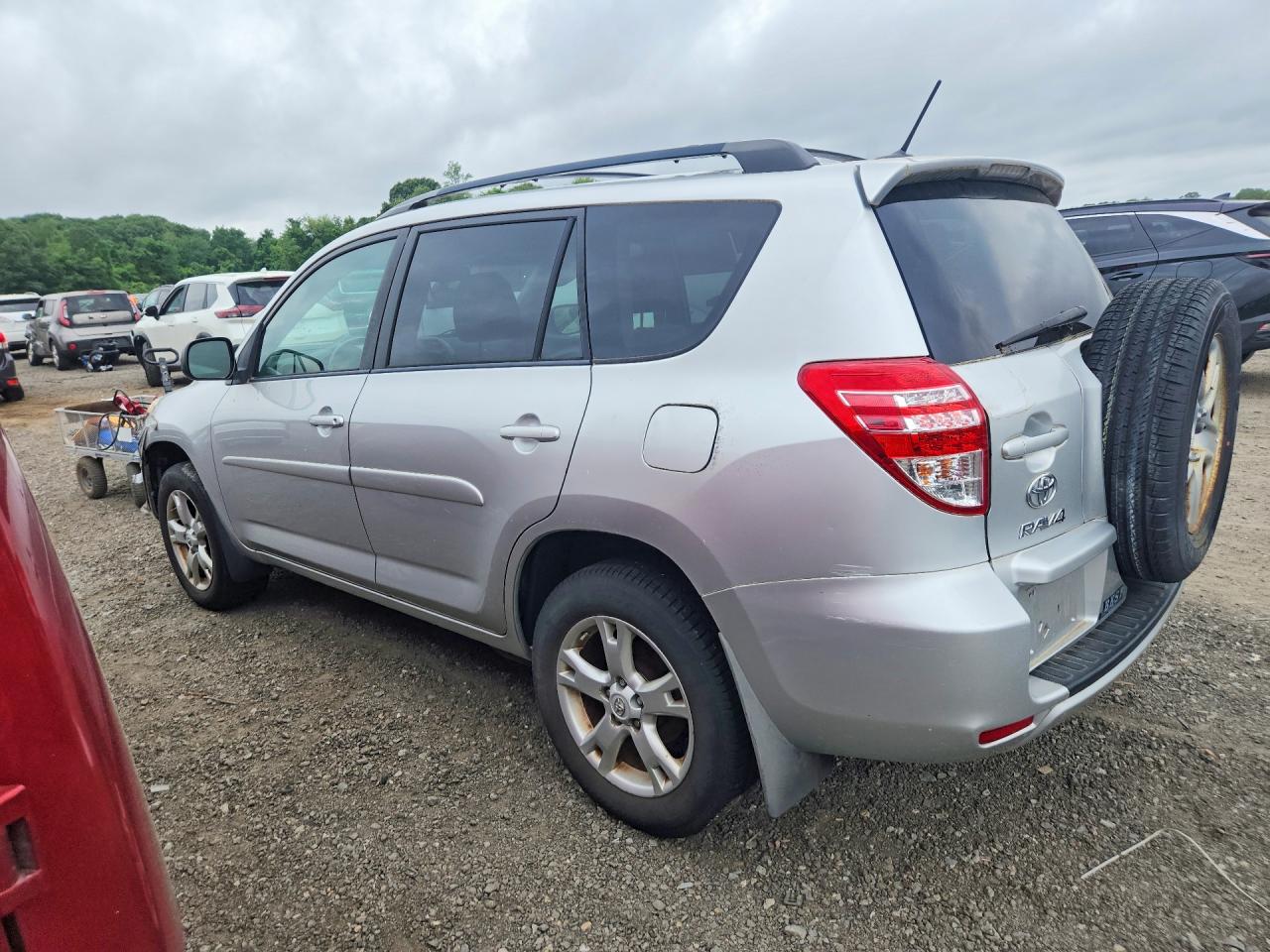 2011 Toyota Rav4 Base Silver vin: 2T3BF4DV1BW107772