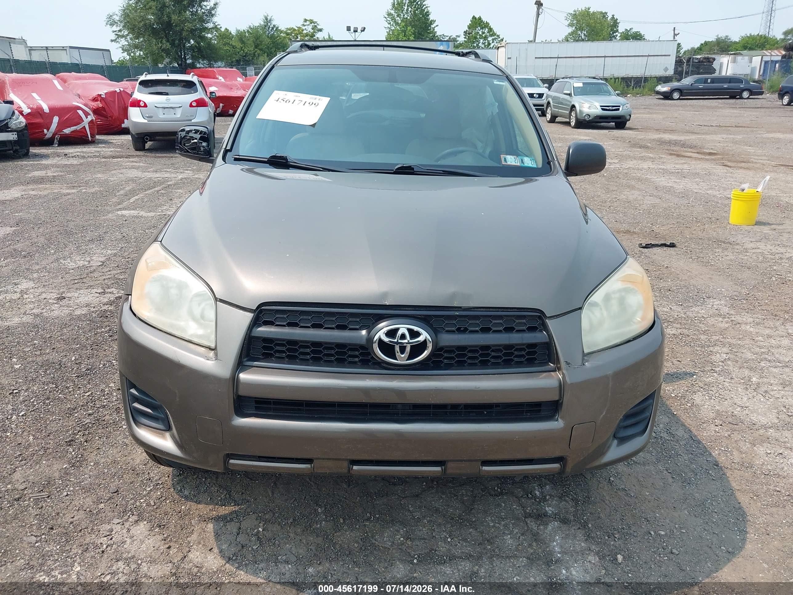 2011 Toyota Rav4   Tan vin: 2T3BF4DV1BW132459