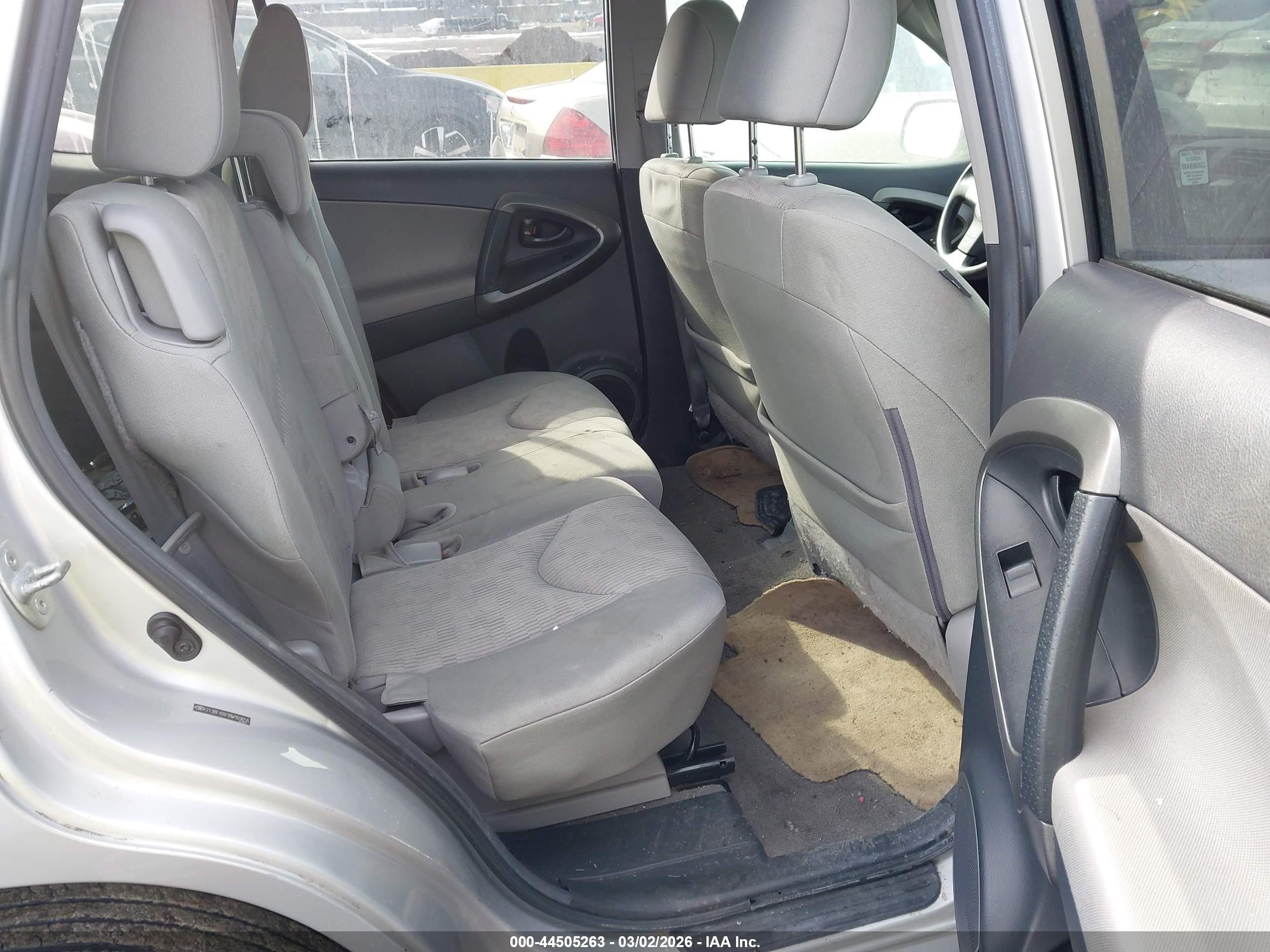 2011 Toyota Rav4   Silver vin: 2T3BF4DV1BW169656