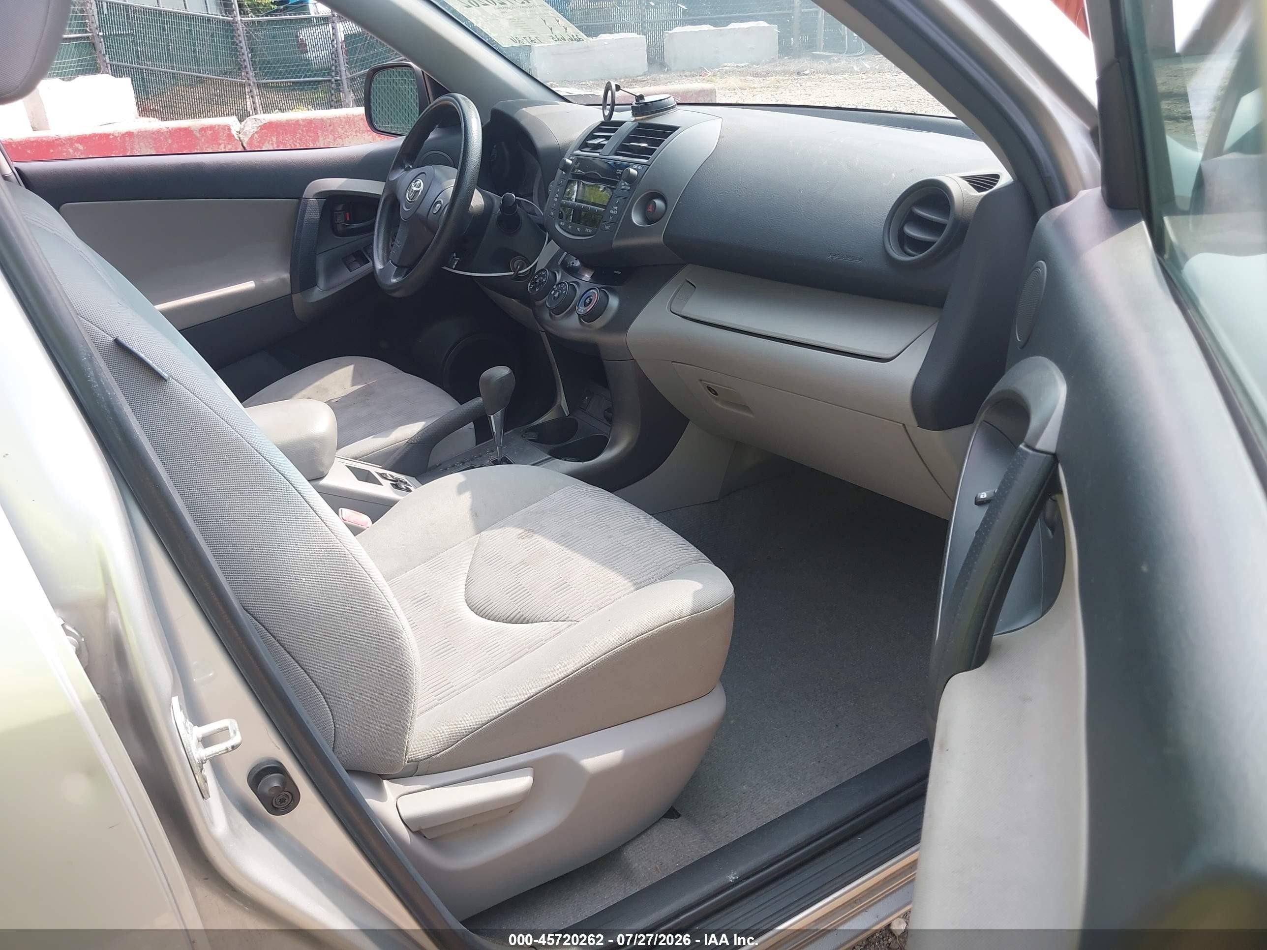 2011 Toyota Rav4   Silver vin: 2T3BF4DV1BW171519
