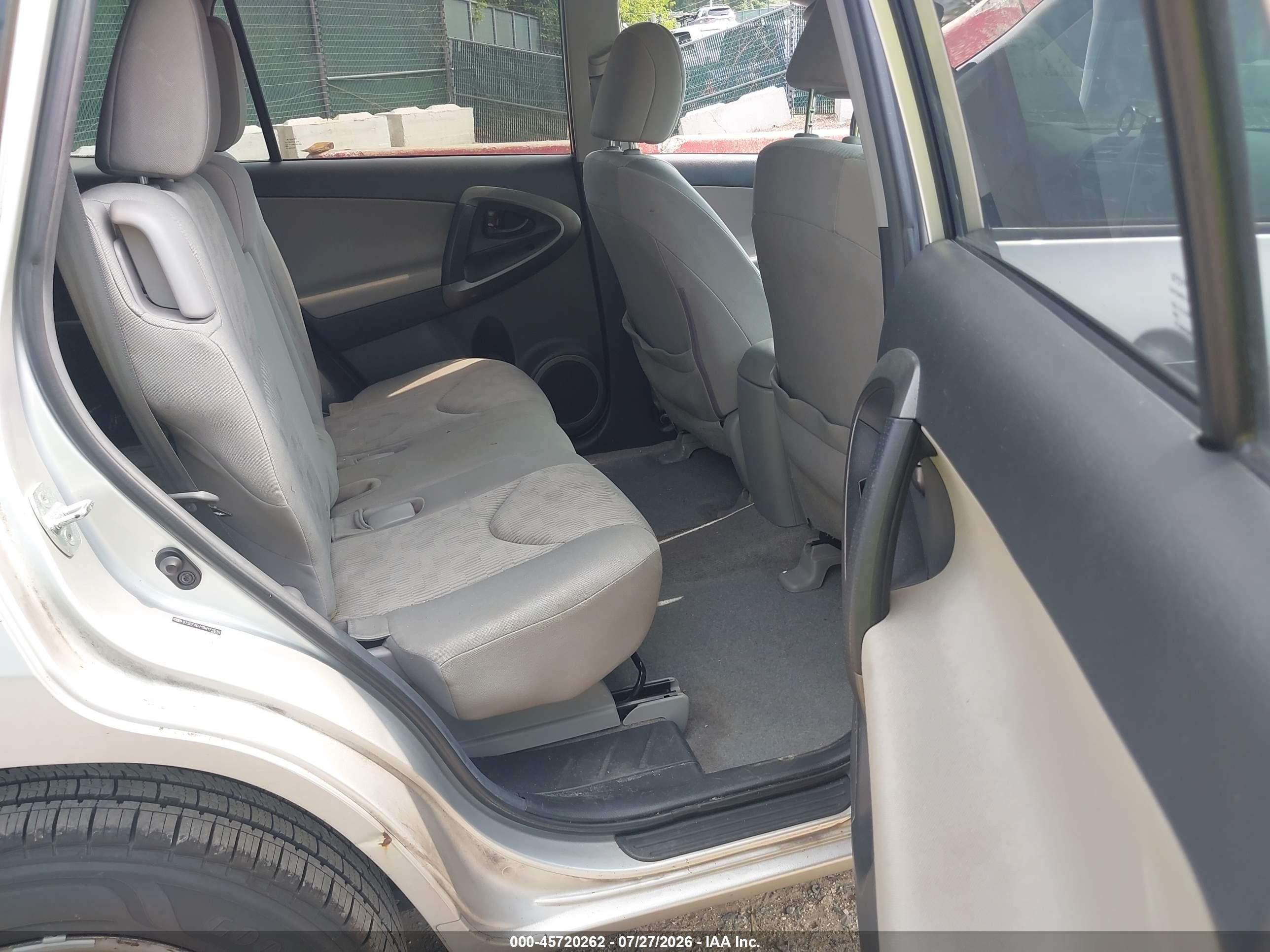 2011 Toyota Rav4   Silver vin: 2T3BF4DV1BW171519