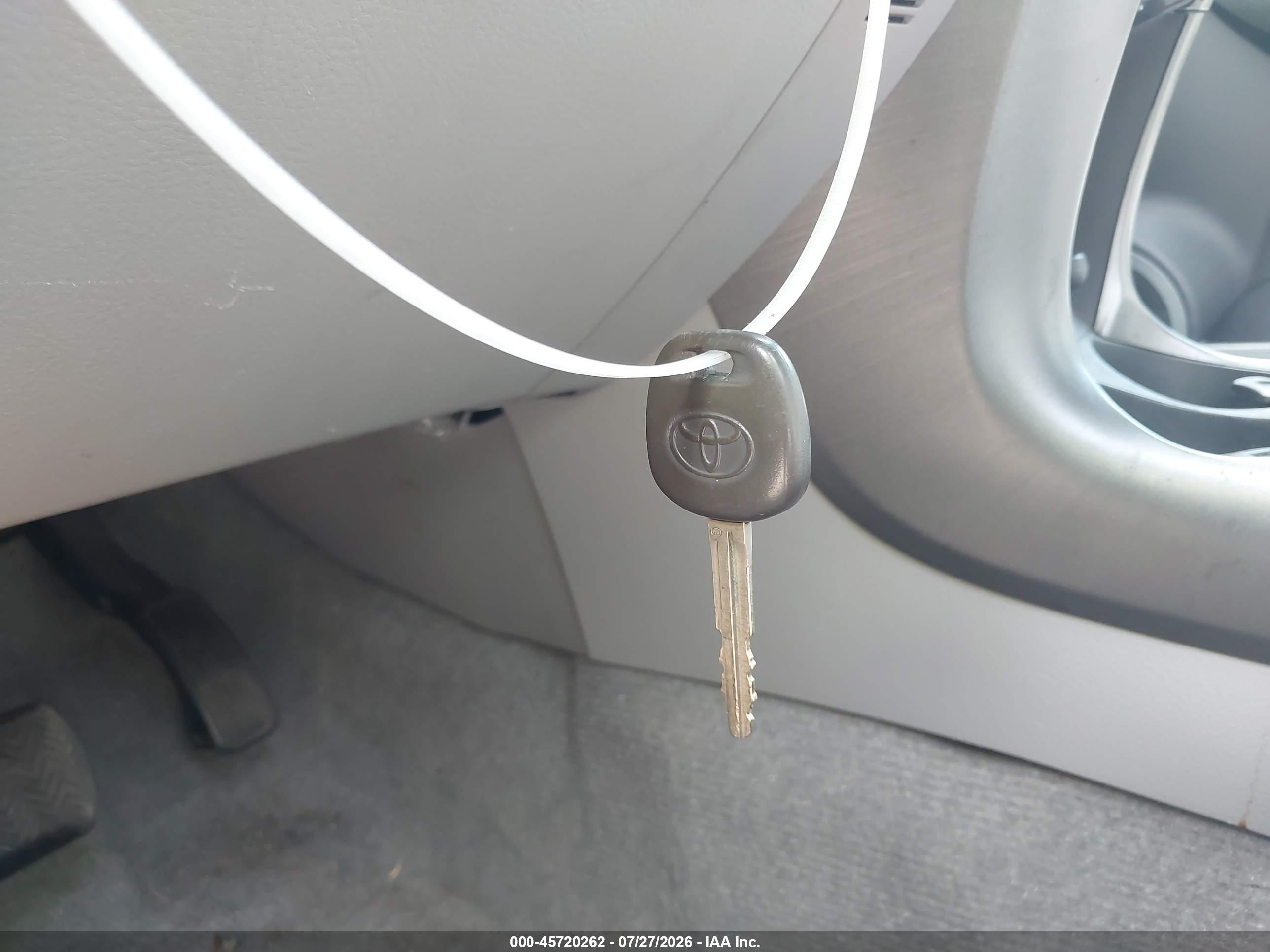 2011 Toyota Rav4   Silver vin: 2T3BF4DV1BW171519