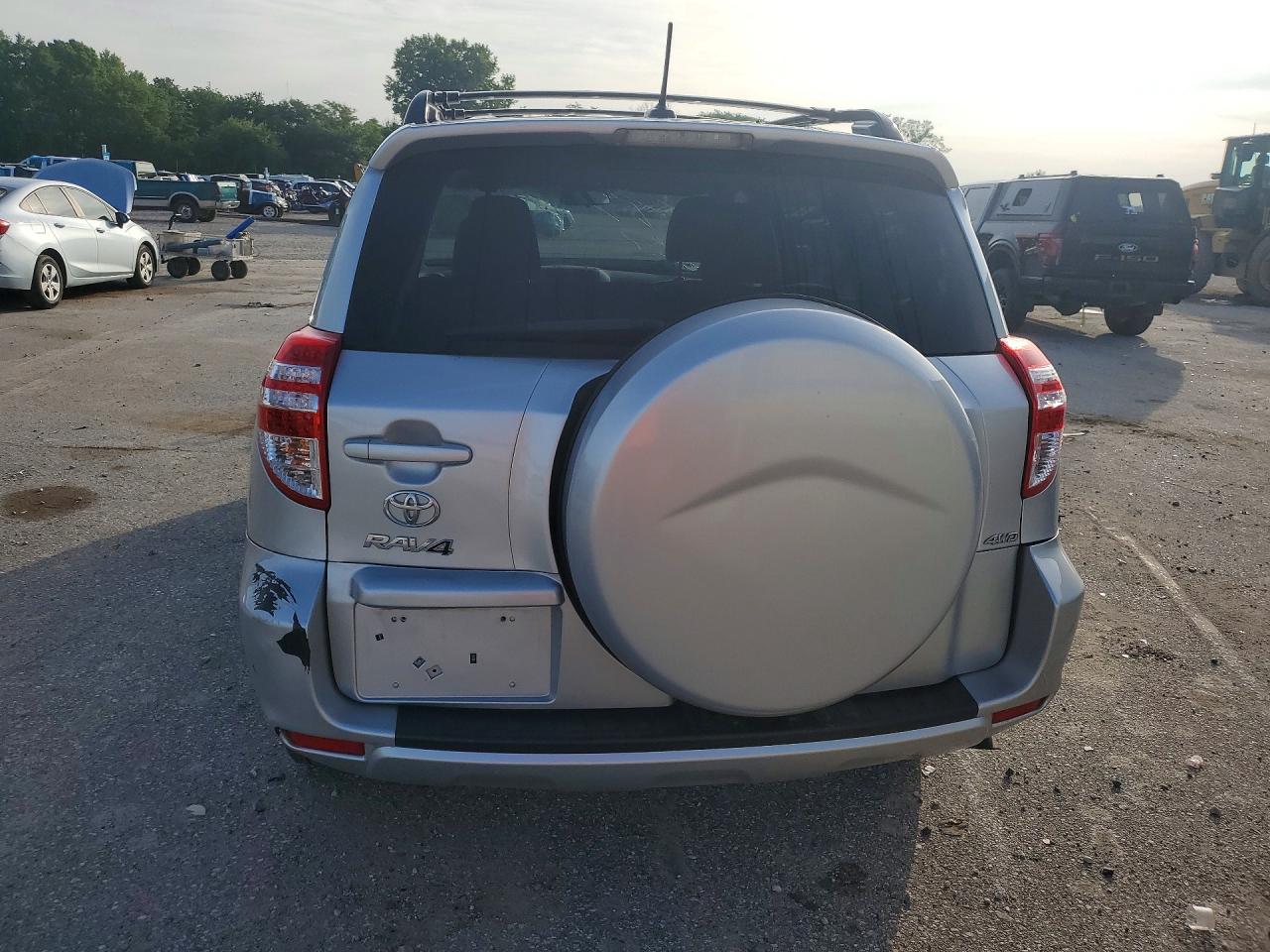 2012 Toyota Rav4 Base Silver vin: 2T3BF4DV1CW204665