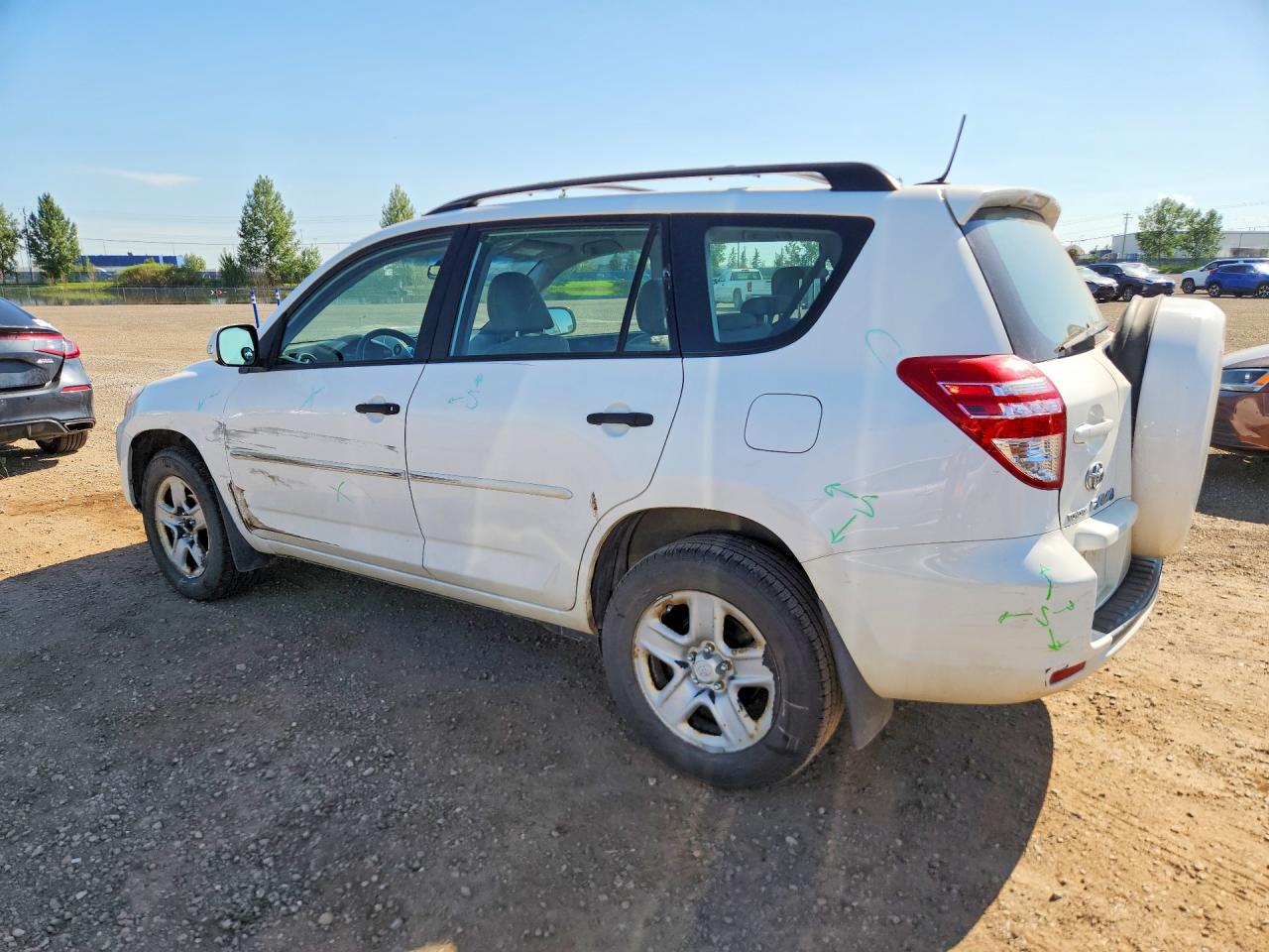 2010 Toyota Rav4 Base White vin: 2T3BF4DV2AW030702