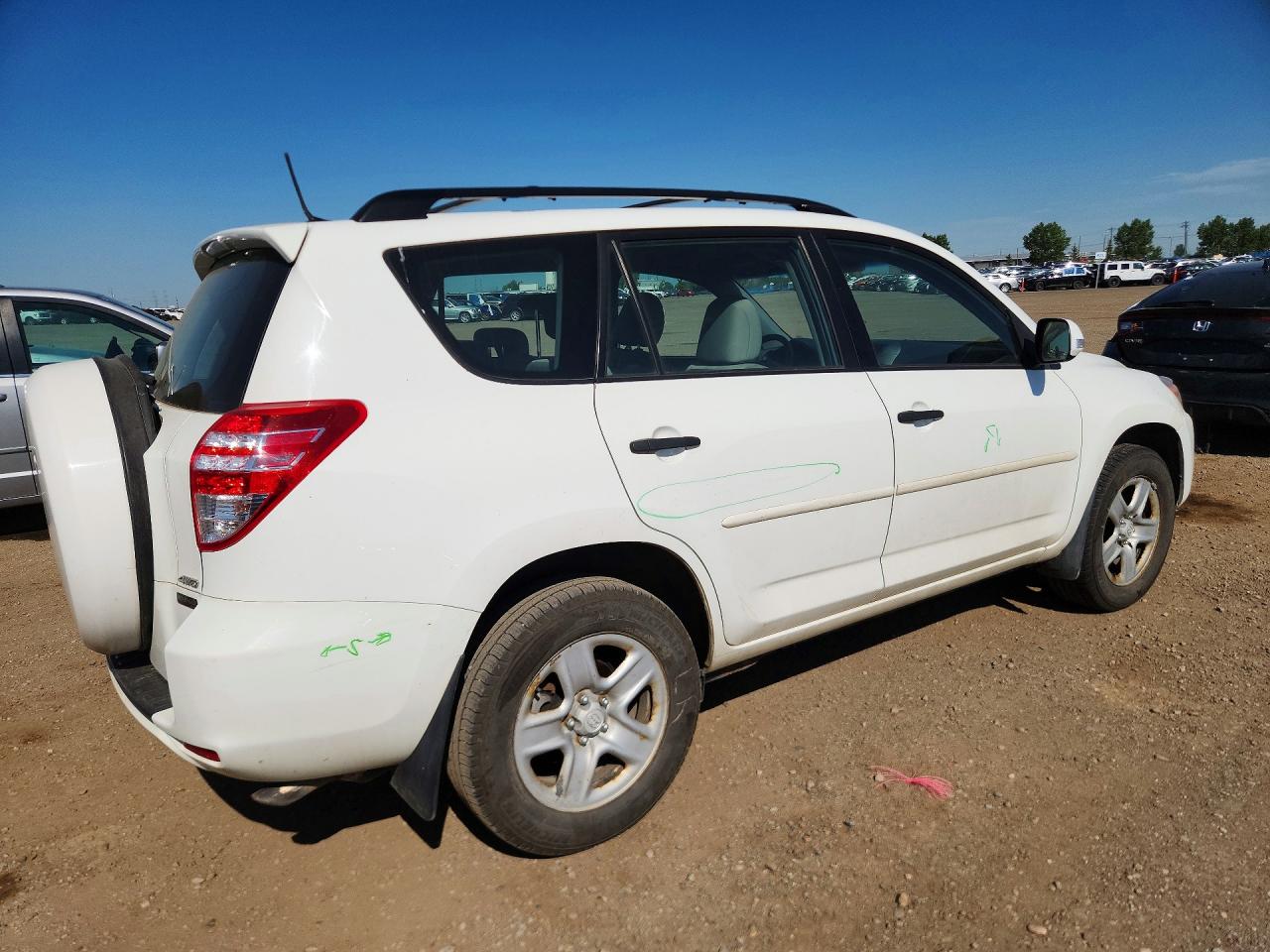 2010 Toyota Rav4 Base White vin: 2T3BF4DV2AW030702