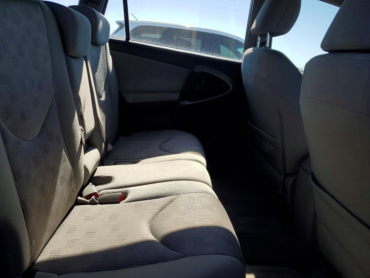 2010 Toyota Rav4 Base Silver vin: 2T3BF4DV2AW045314