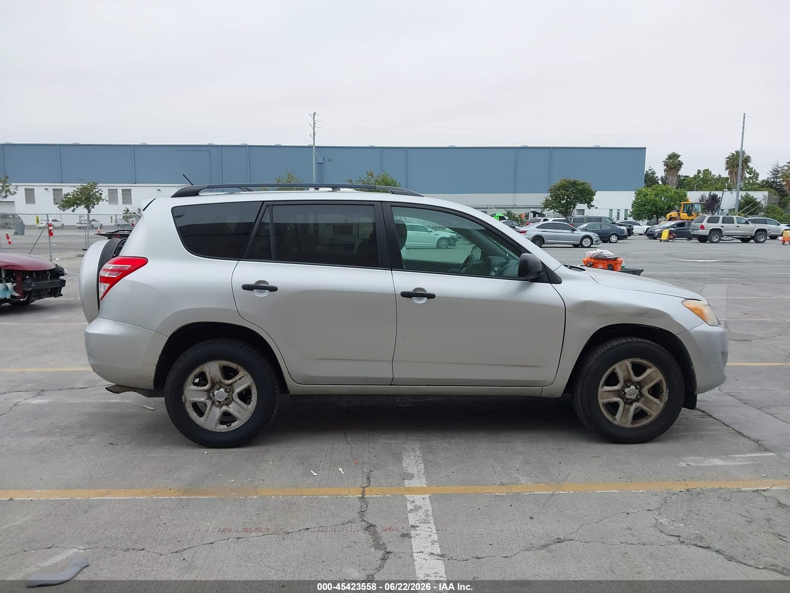 2011 Toyota Rav4   Silver vin: 2T3BF4DV2BW111958