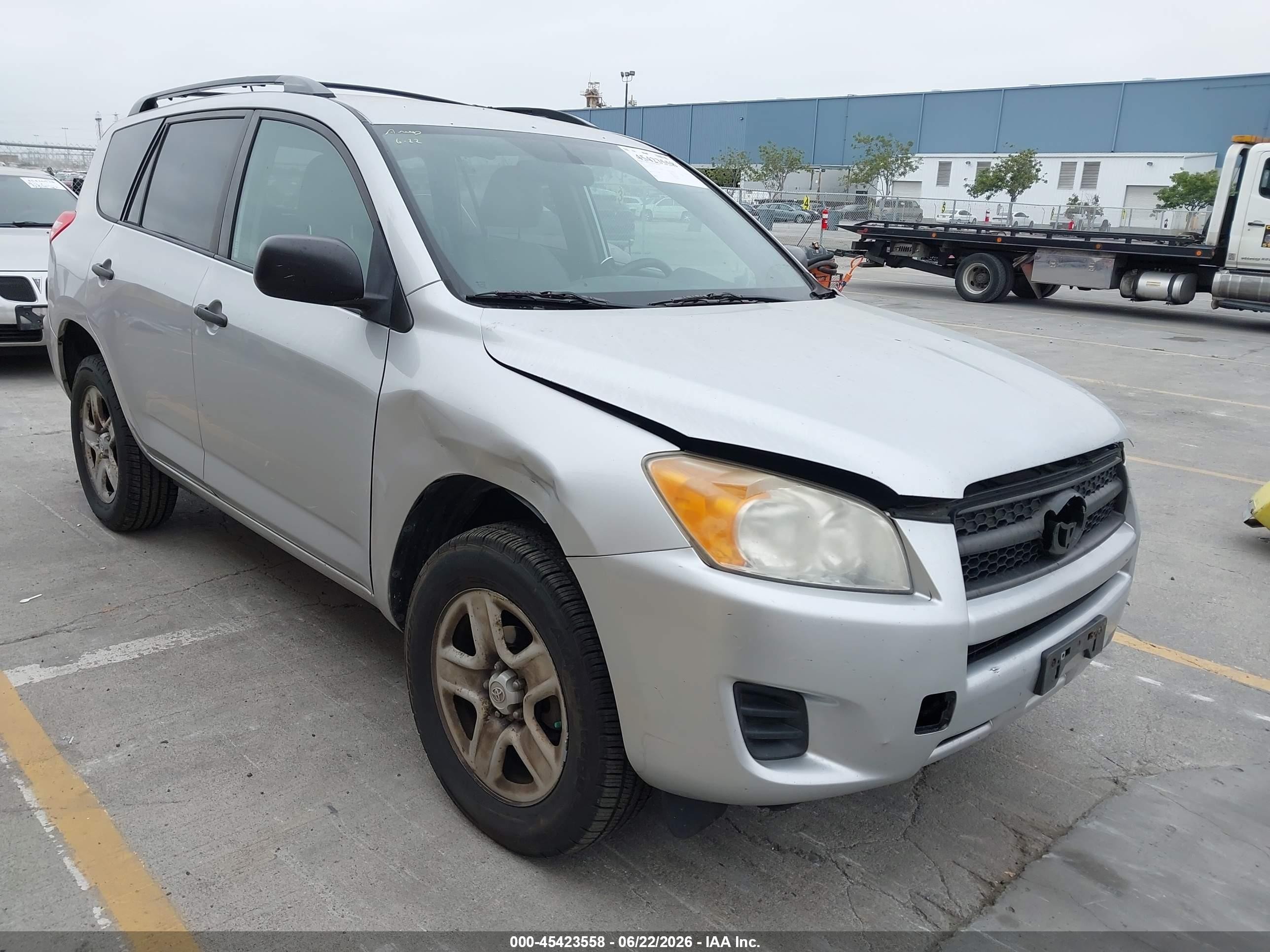 2011 Toyota Rav4   Silver vin: 2T3BF4DV2BW111958