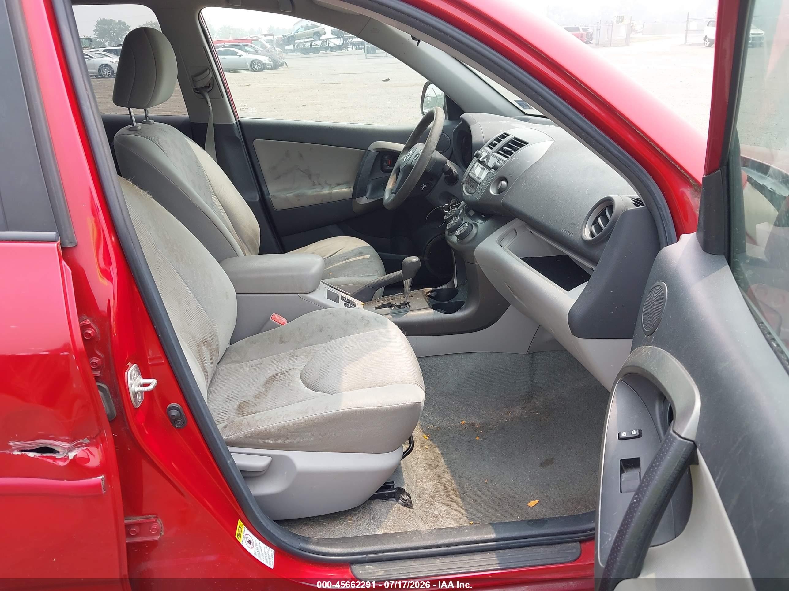 2011 Toyota Rav4   Red vin: 2T3BF4DV2BW112043