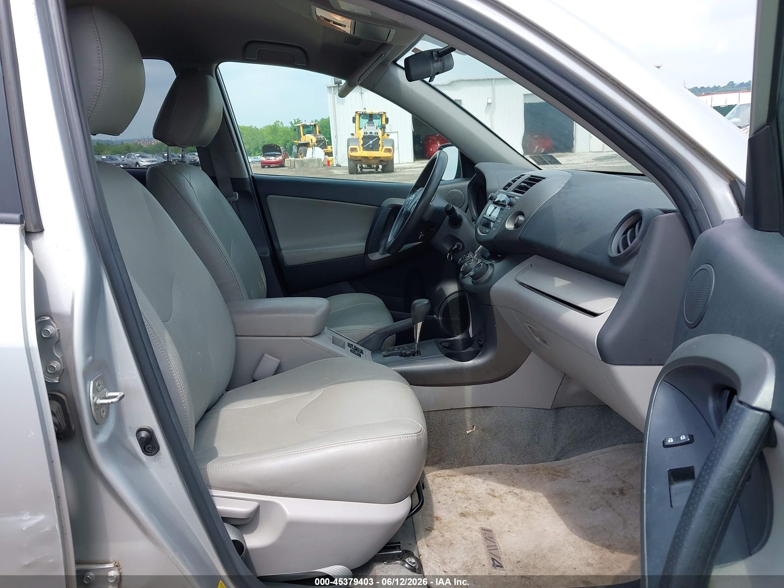 2011 Toyota Rav4   Silver vin: 2T3BF4DV2BW118778