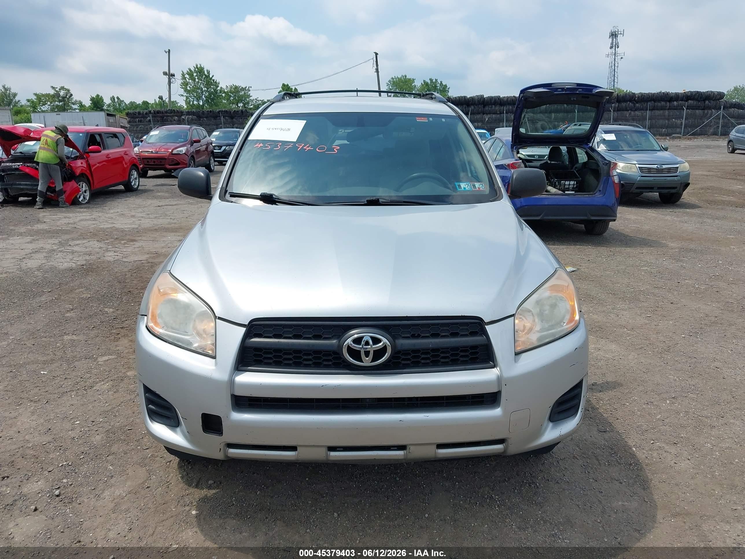 2011 Toyota Rav4   Silver vin: 2T3BF4DV2BW118778