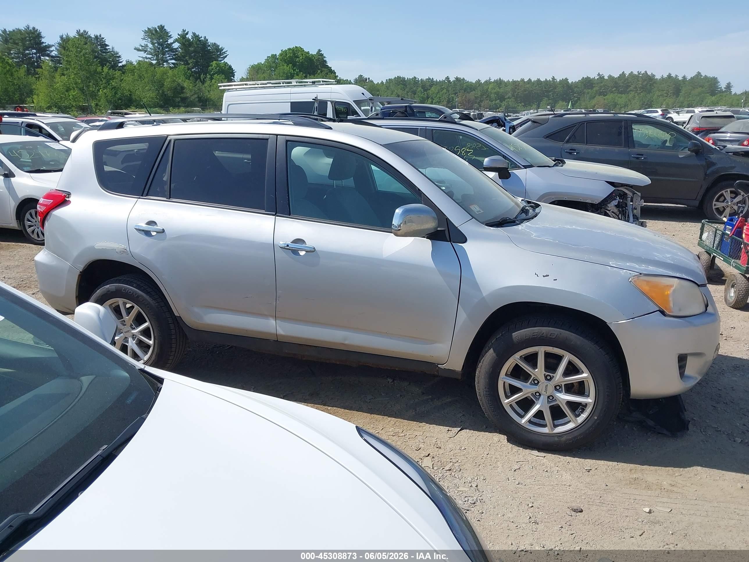 2011 Toyota Rav4 Silver vin: 2T3BF4DV2BW120238