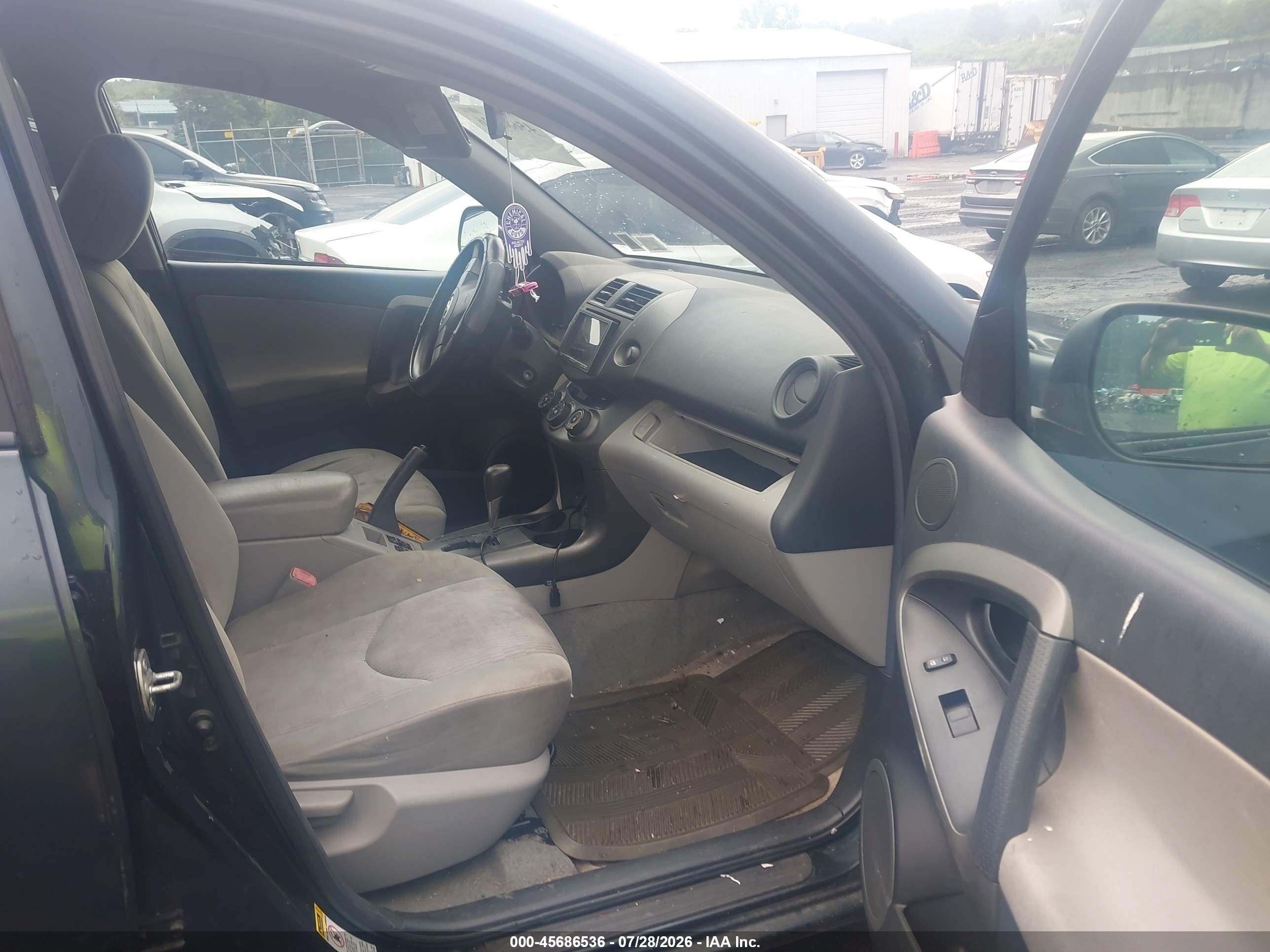 2011 Toyota Rav4   Green vin: 2T3BF4DV2BW141929