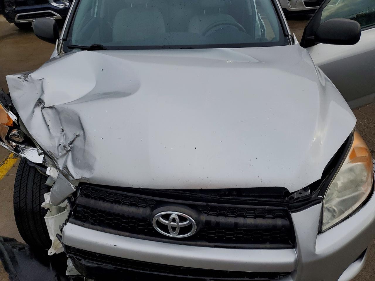 2011 Toyota Rav4 Base Silver vin: 2T3BF4DV2BW149903