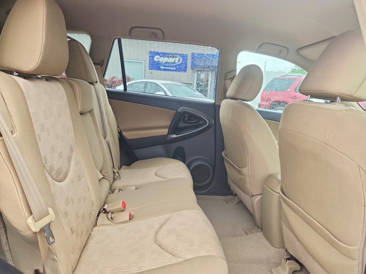 2011 Toyota Rav4 Base Beige vin: 2T3BF4DV2BW165082
