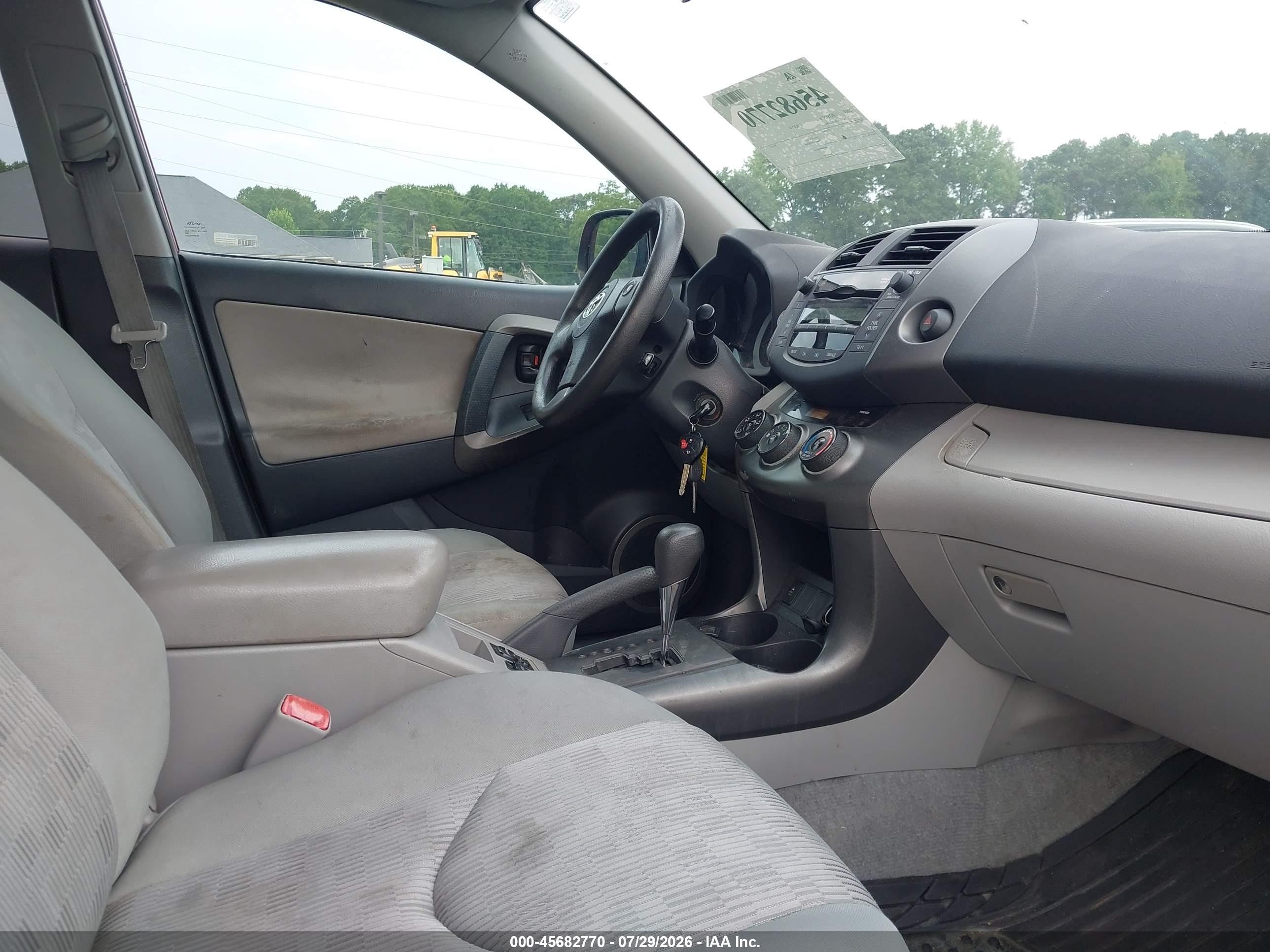 2011 Toyota Rav4   Red vin: 2T3BF4DV2BW170041