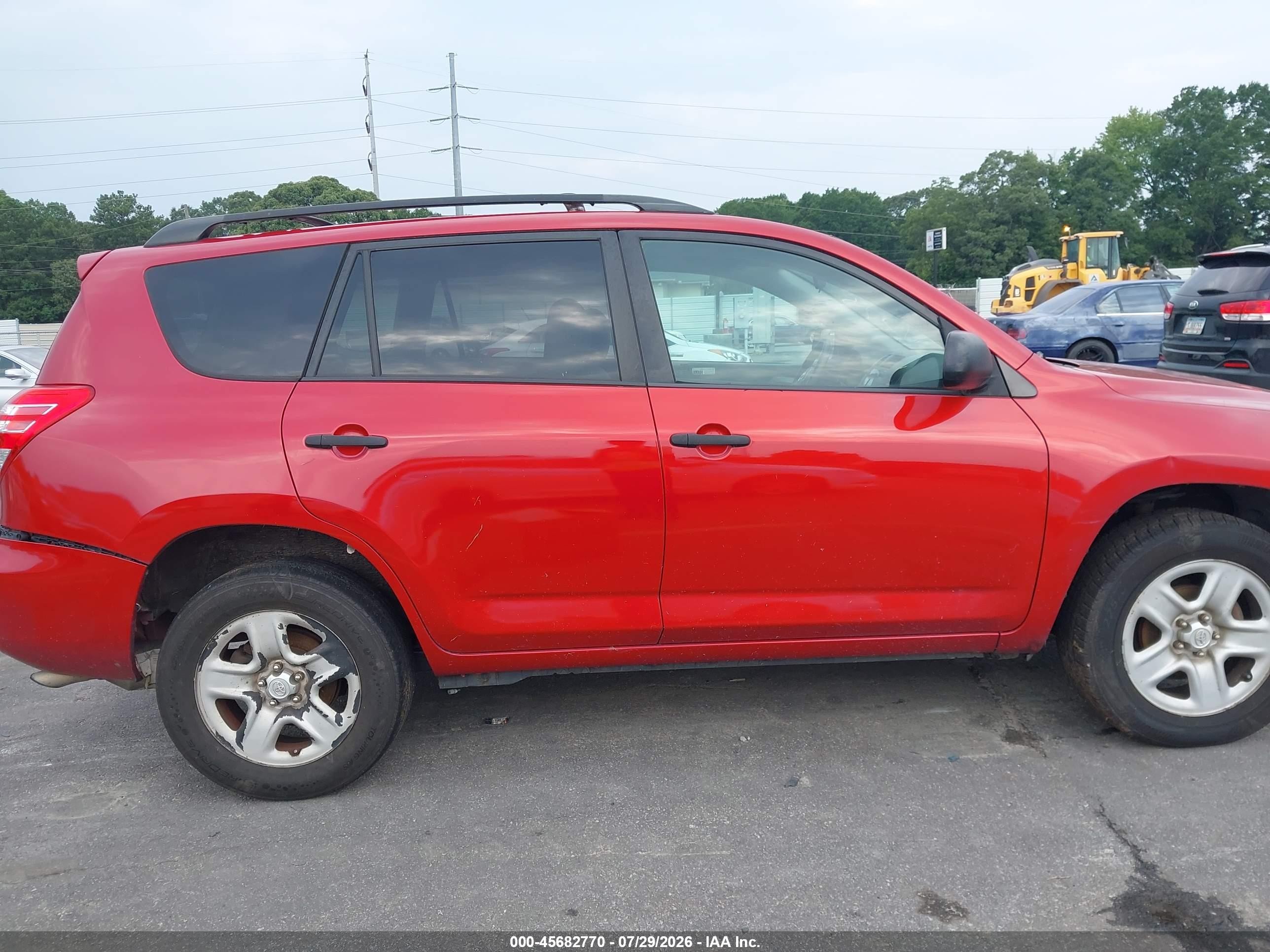 2011 Toyota Rav4   Red vin: 2T3BF4DV2BW170041