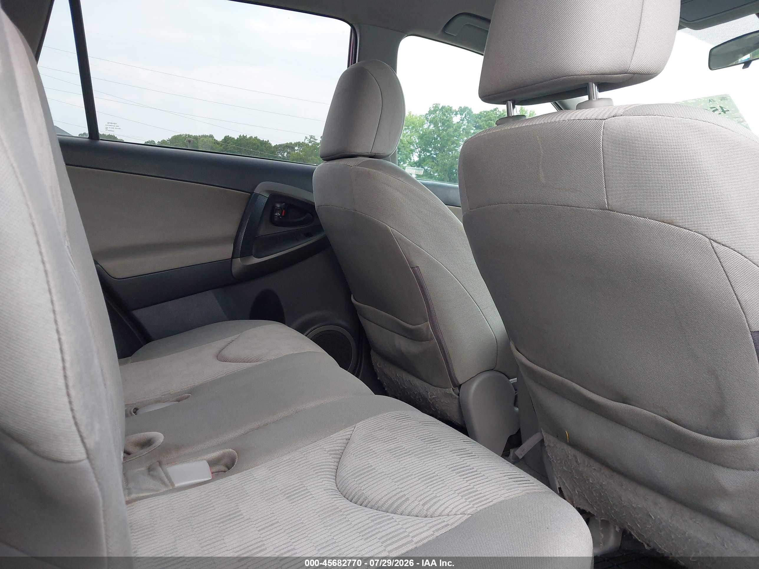 2011 Toyota Rav4   Red vin: 2T3BF4DV2BW170041