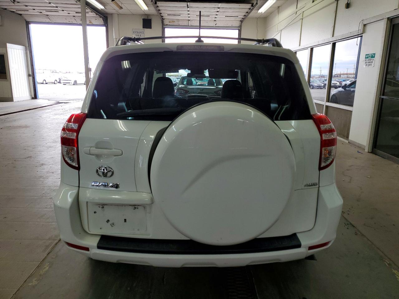 2012 Toyota Rav4 Base White vin: 2T3BF4DV2CW187472