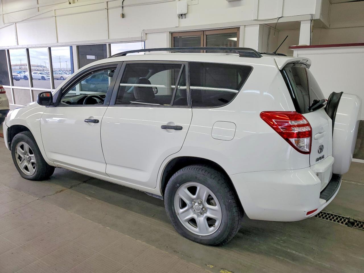 2012 Toyota Rav4 Base White vin: 2T3BF4DV2CW187472