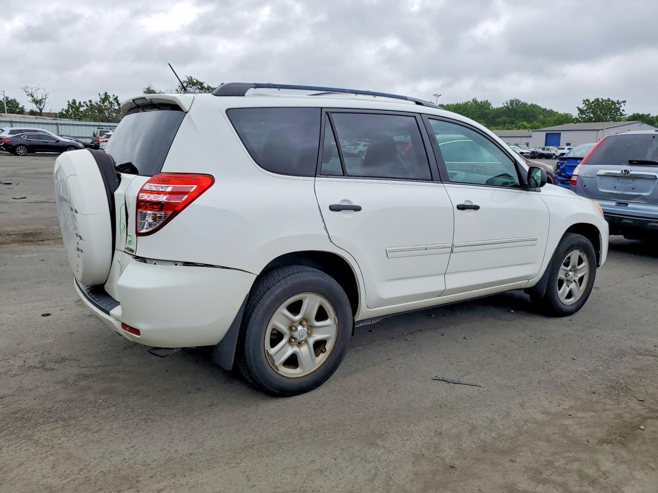 2012 Toyota Rav4 Base White vin: 2T3BF4DV2CW227033