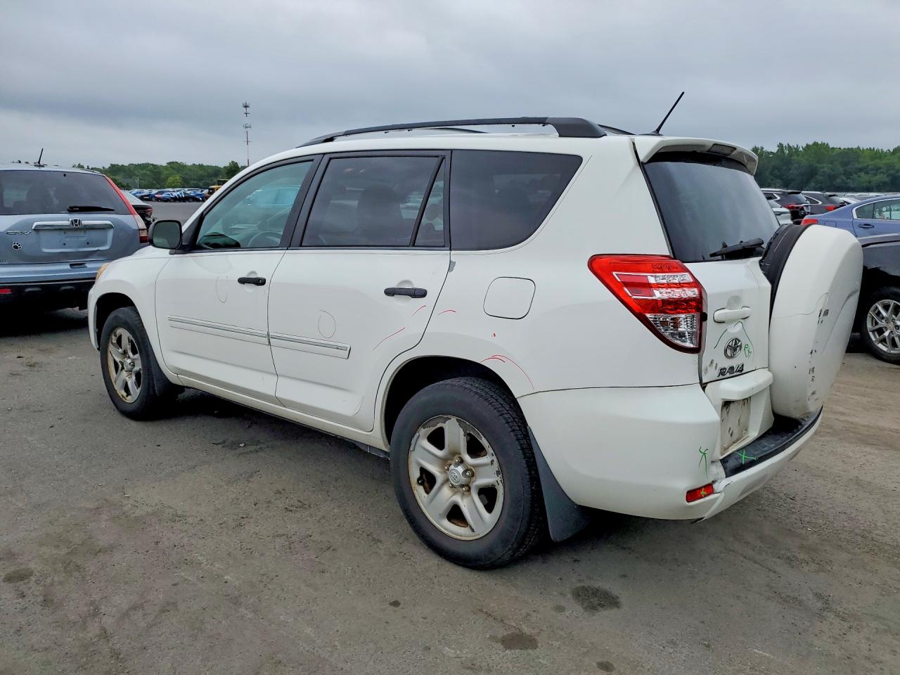 2012 Toyota Rav4 Base White vin: 2T3BF4DV2CW227033