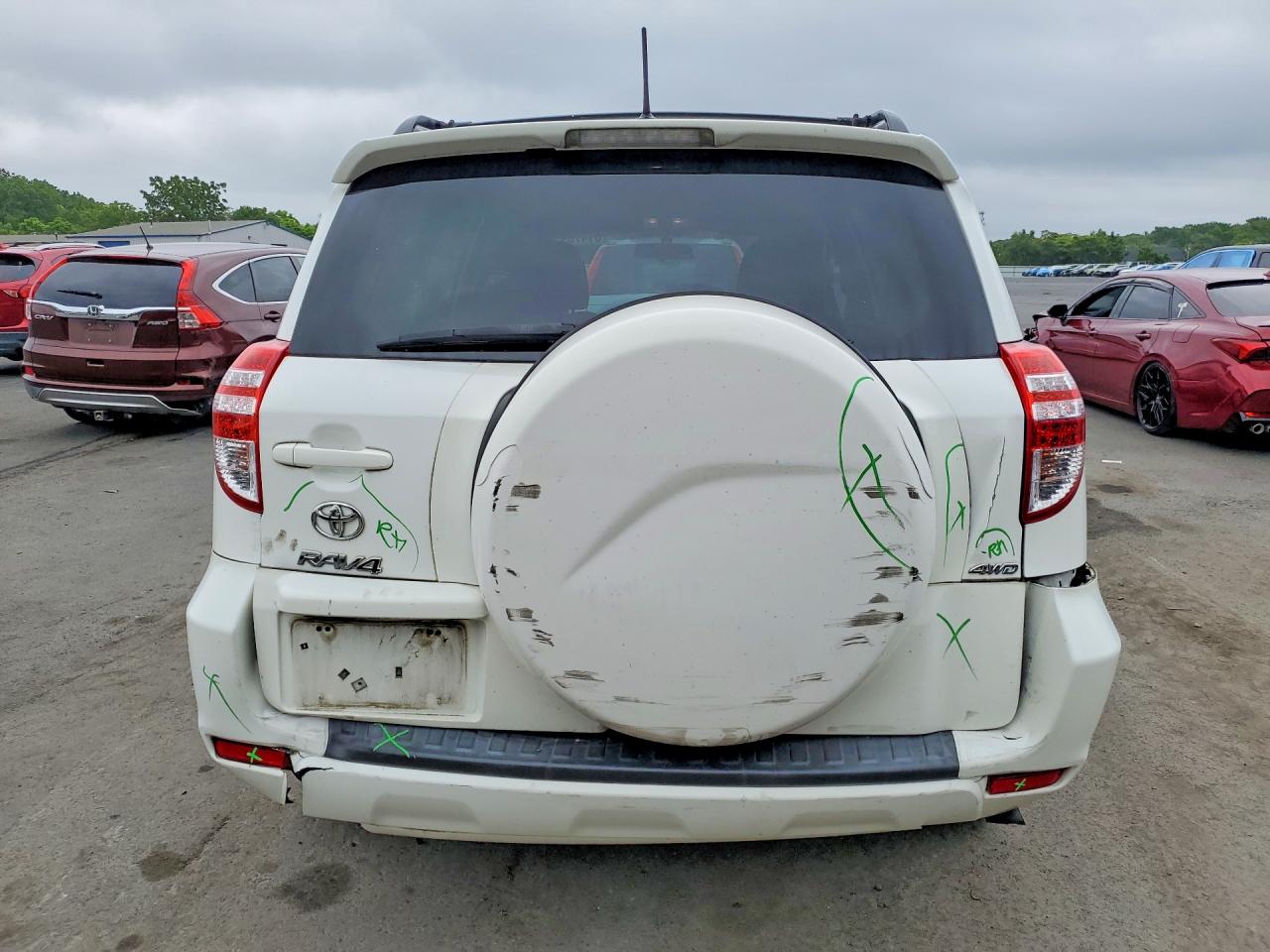 2012 Toyota Rav4 Base White vin: 2T3BF4DV2CW227033