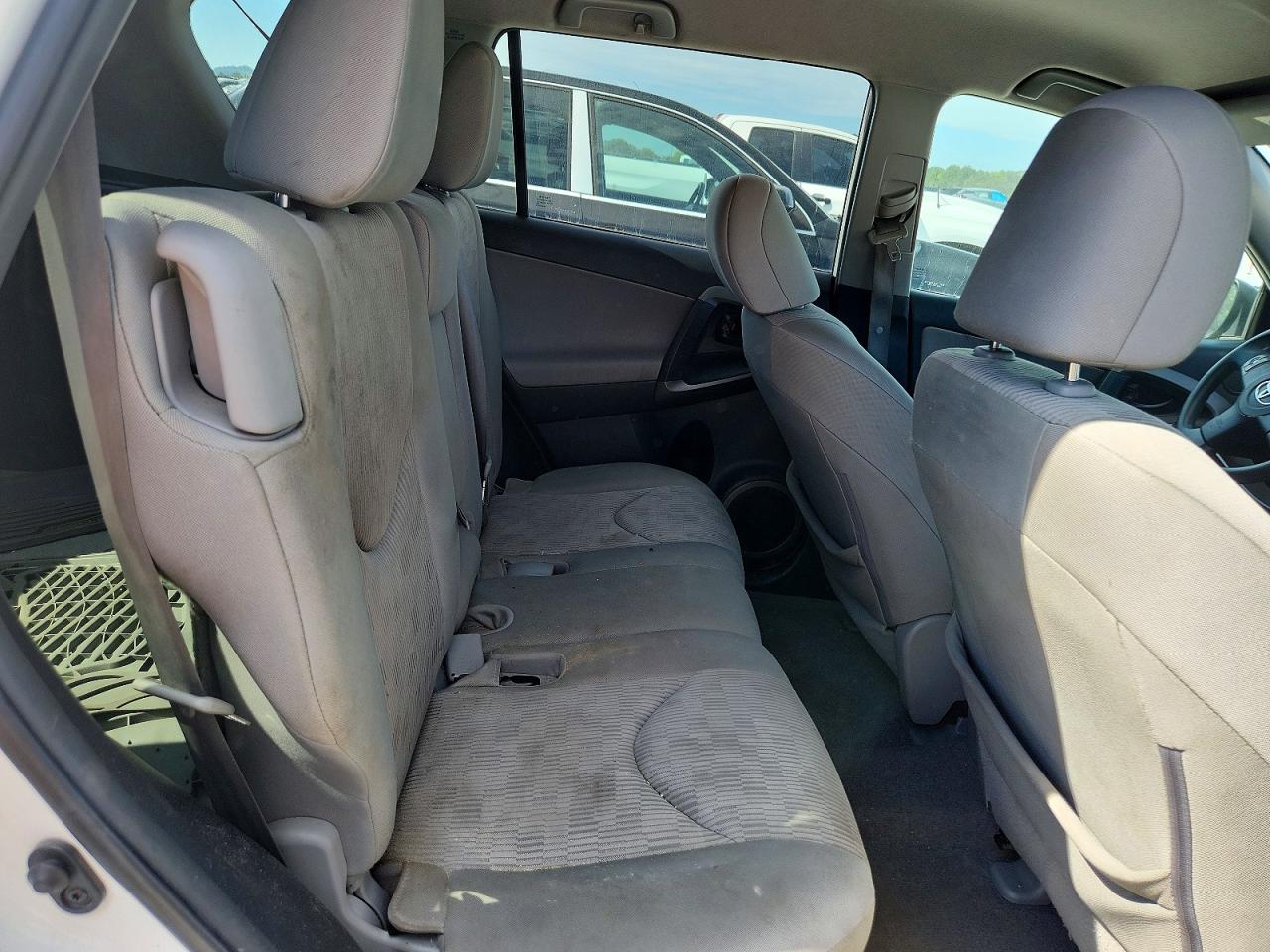 2012 Toyota Rav4 Base White vin: 2T3BF4DV2CW231664