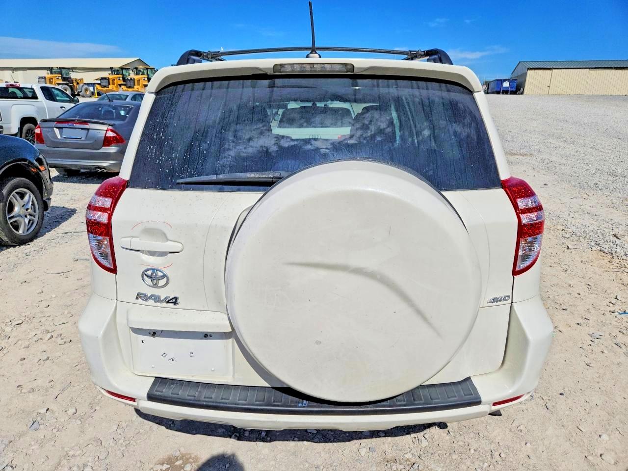 2012 Toyota Rav4 Base White vin: 2T3BF4DV2CW231664