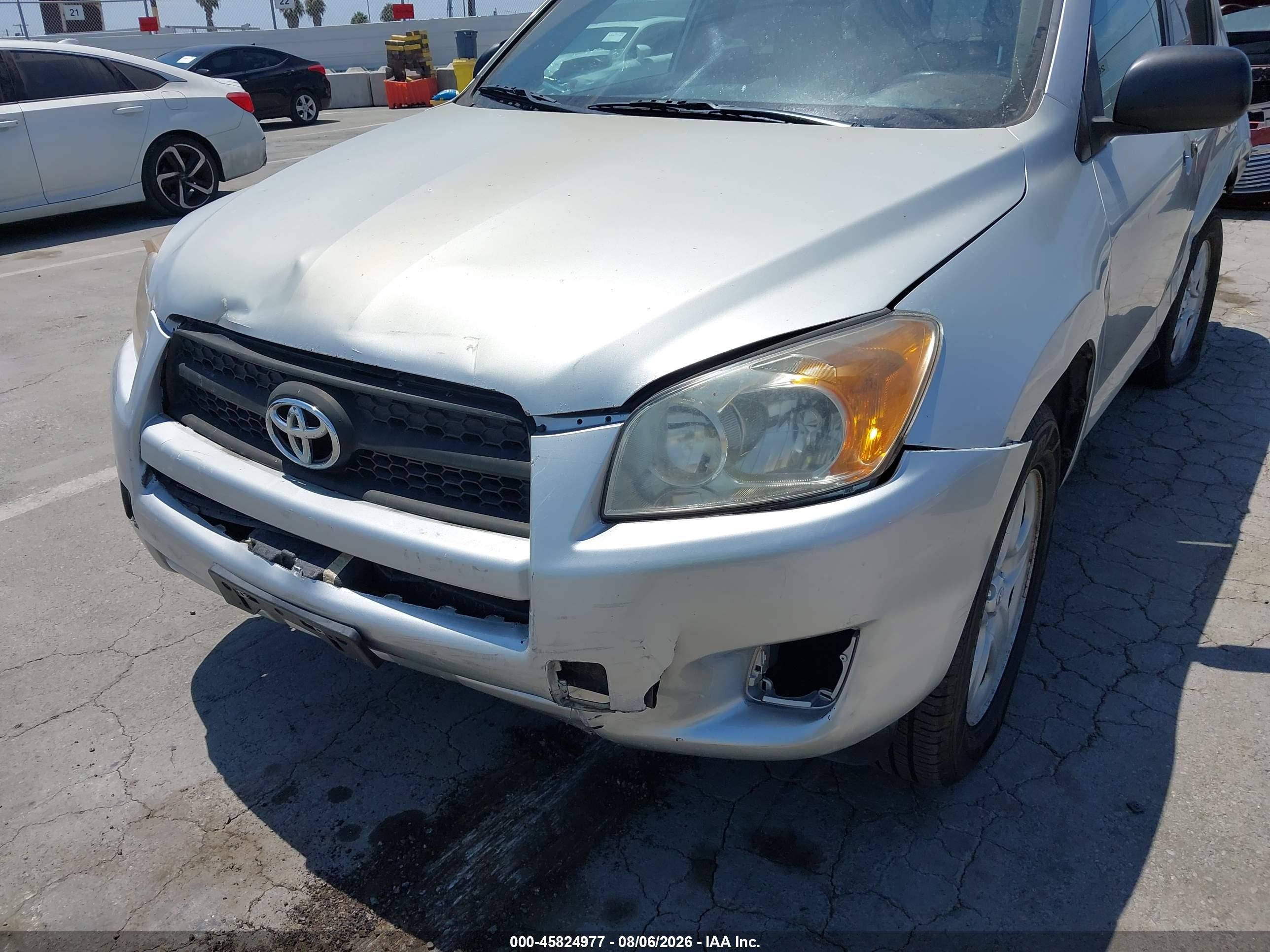 2012 Toyota Rav4   Silver vin: 2T3BF4DV2CW267869