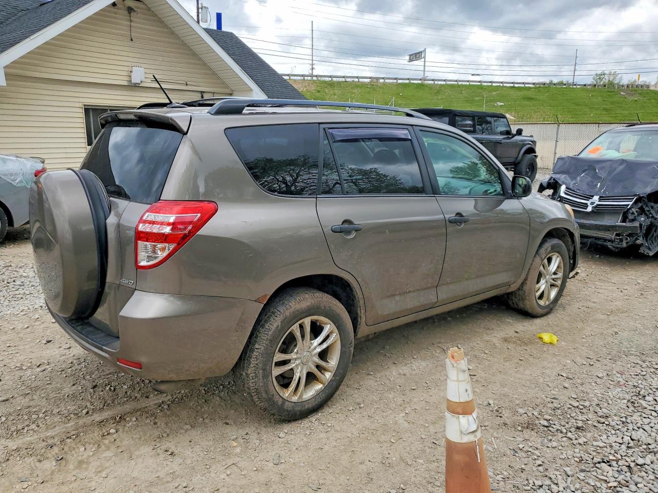 2012 Toyota Rav4 Base Желто-коричневый vin: 2T3BF4DV2CW268133