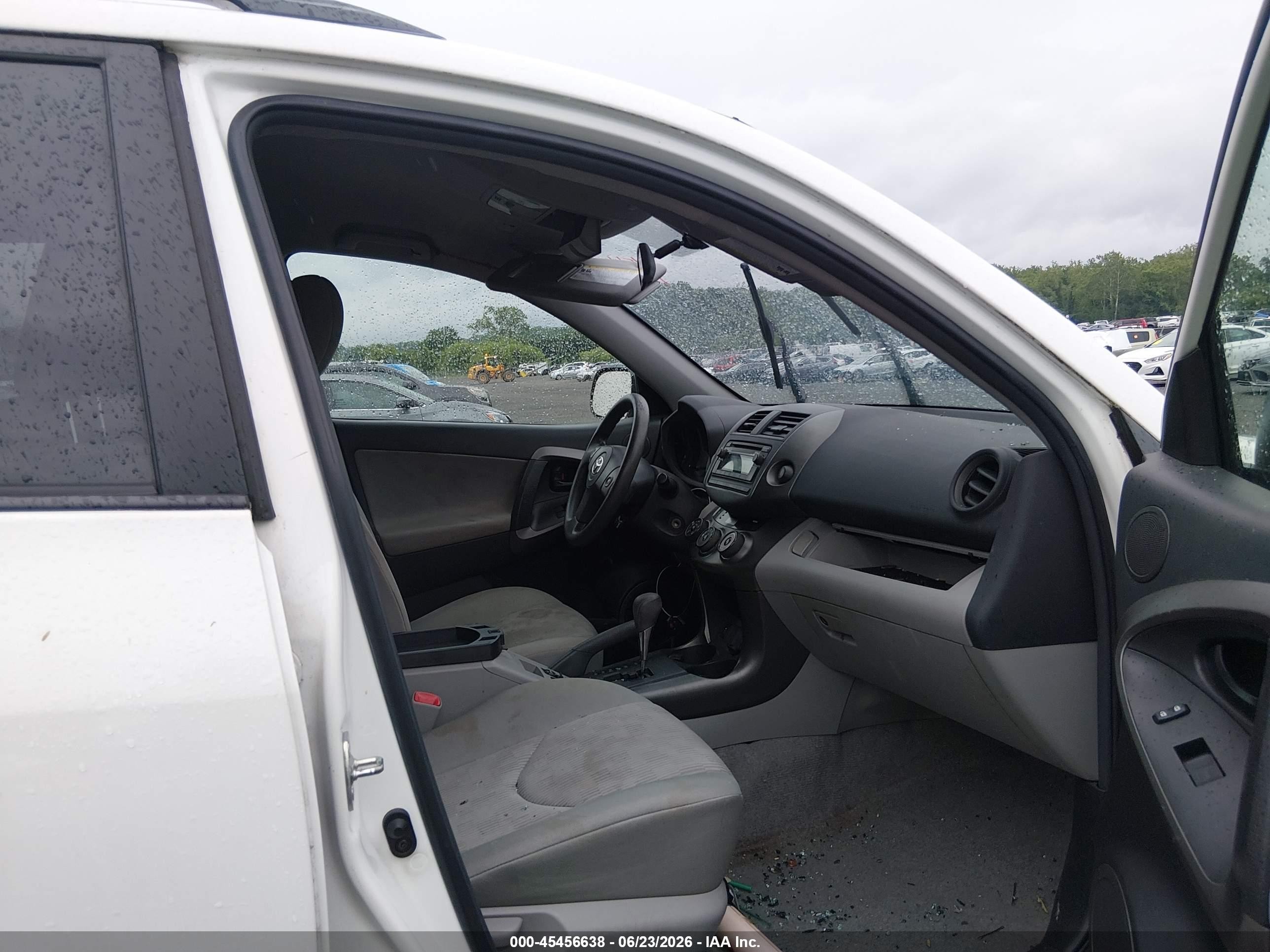 2012 Toyota Rav4   White vin: 2T3BF4DV2CW268519