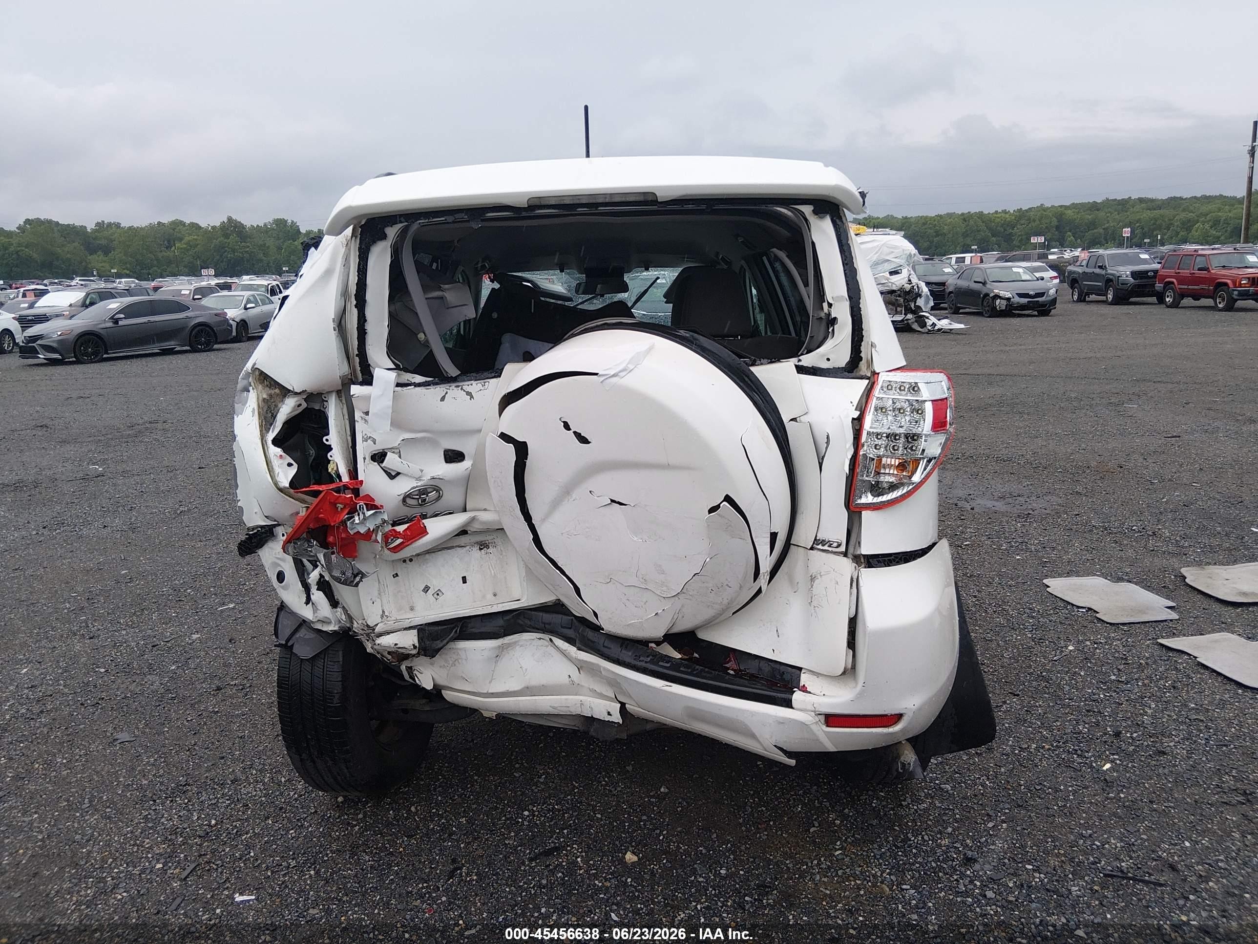 2012 Toyota Rav4   White vin: 2T3BF4DV2CW268519