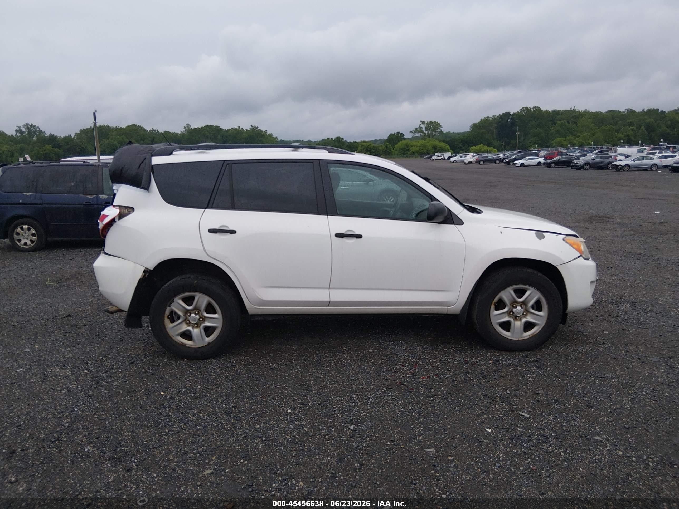2012 Toyota Rav4   White vin: 2T3BF4DV2CW268519