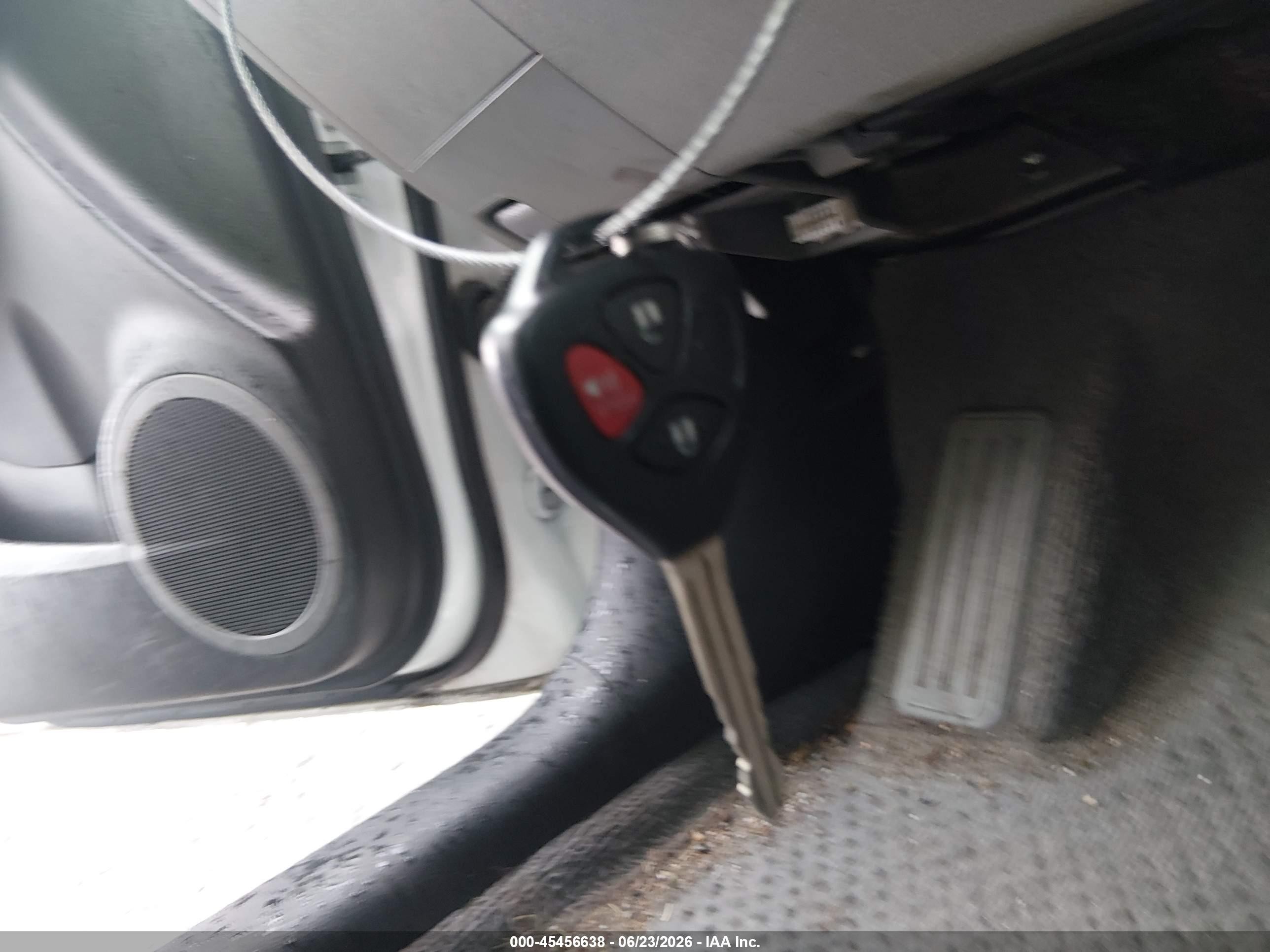 2012 Toyota Rav4   White vin: 2T3BF4DV2CW268519