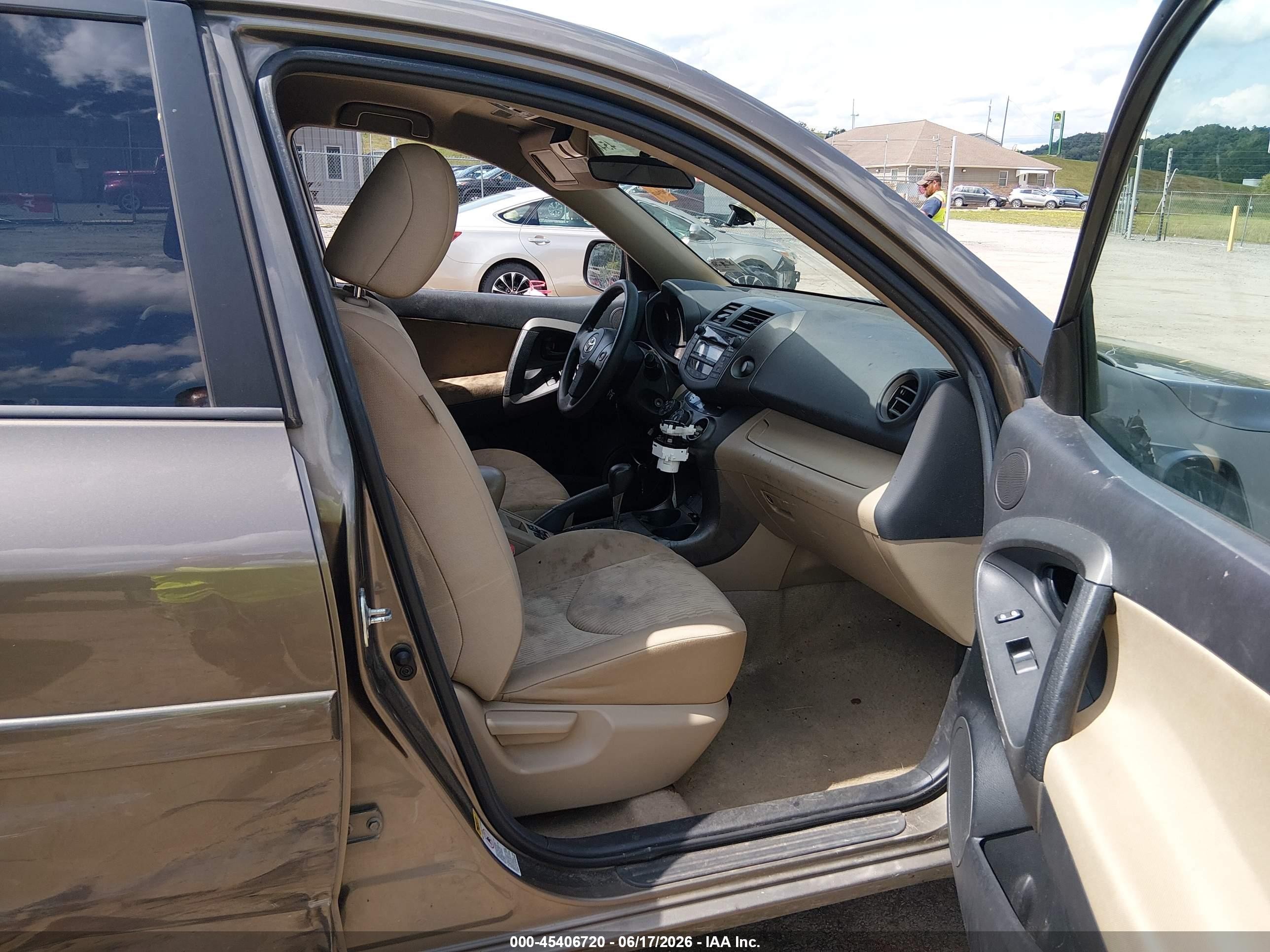 2010 Toyota Rav4   Gray vin: 2T3BF4DV3AW073445