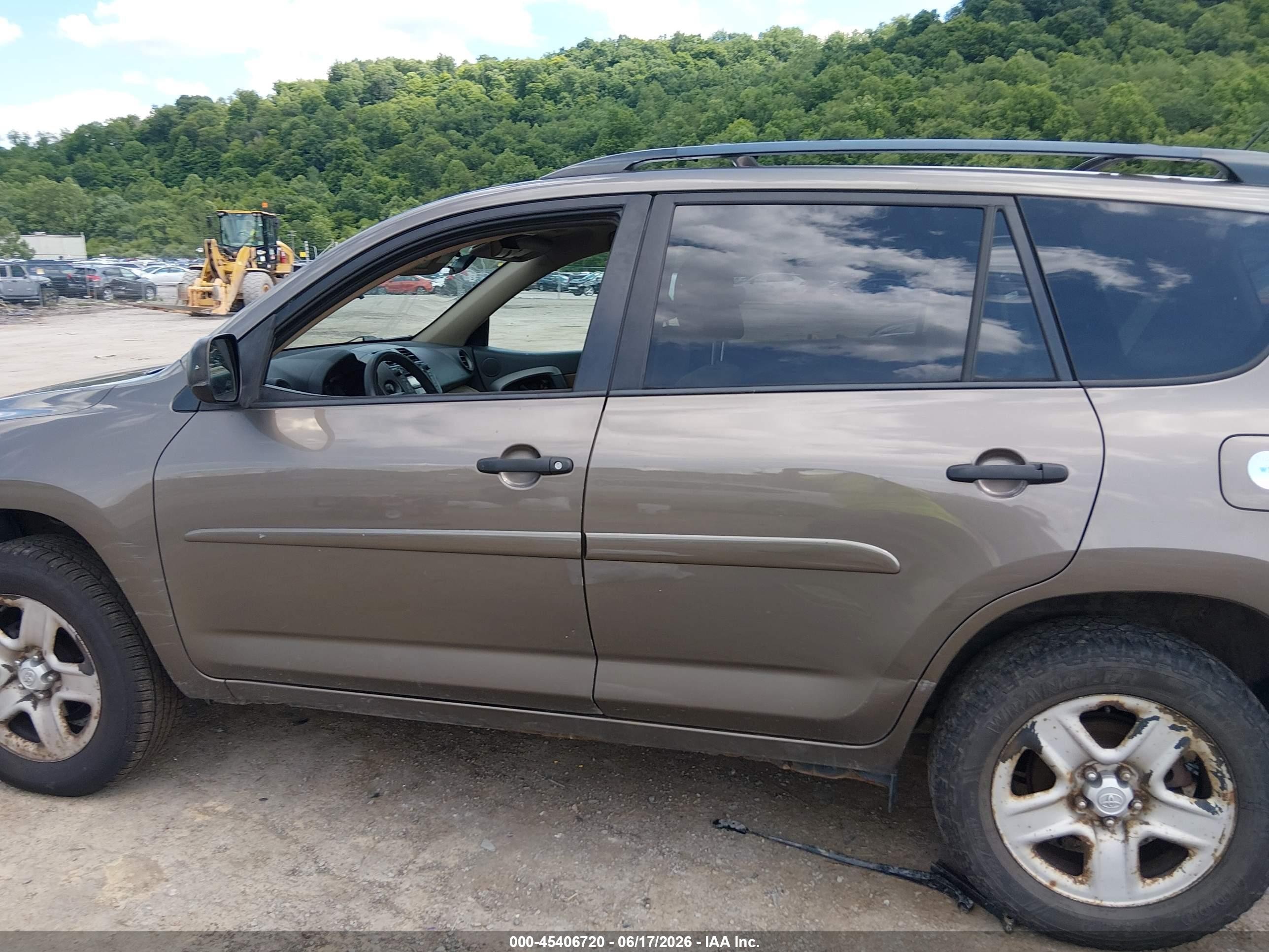 2010 Toyota Rav4   Gray vin: 2T3BF4DV3AW073445