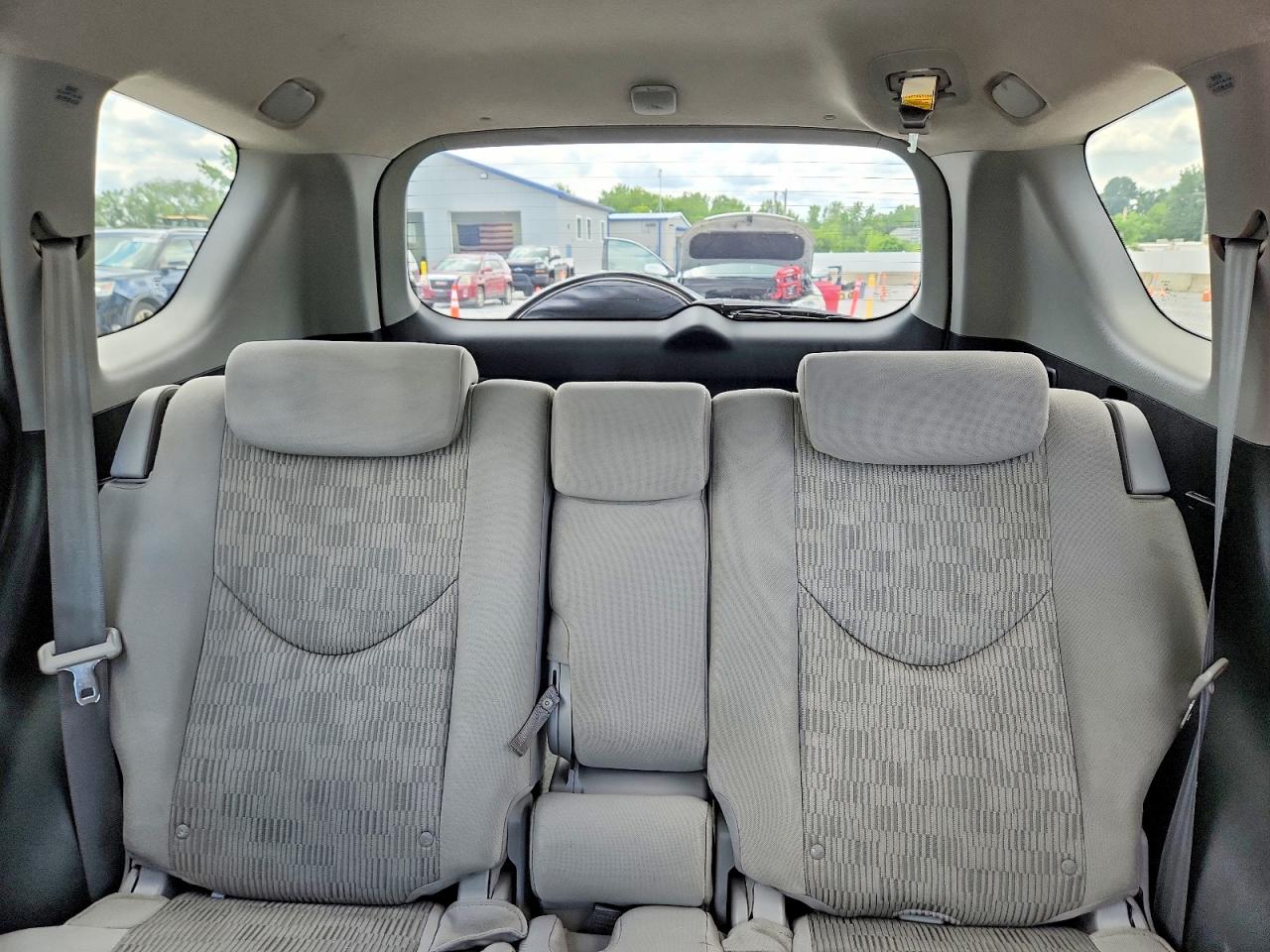 2011 Toyota Rav4 Base Silver vin: 2T3BF4DV3BW086651