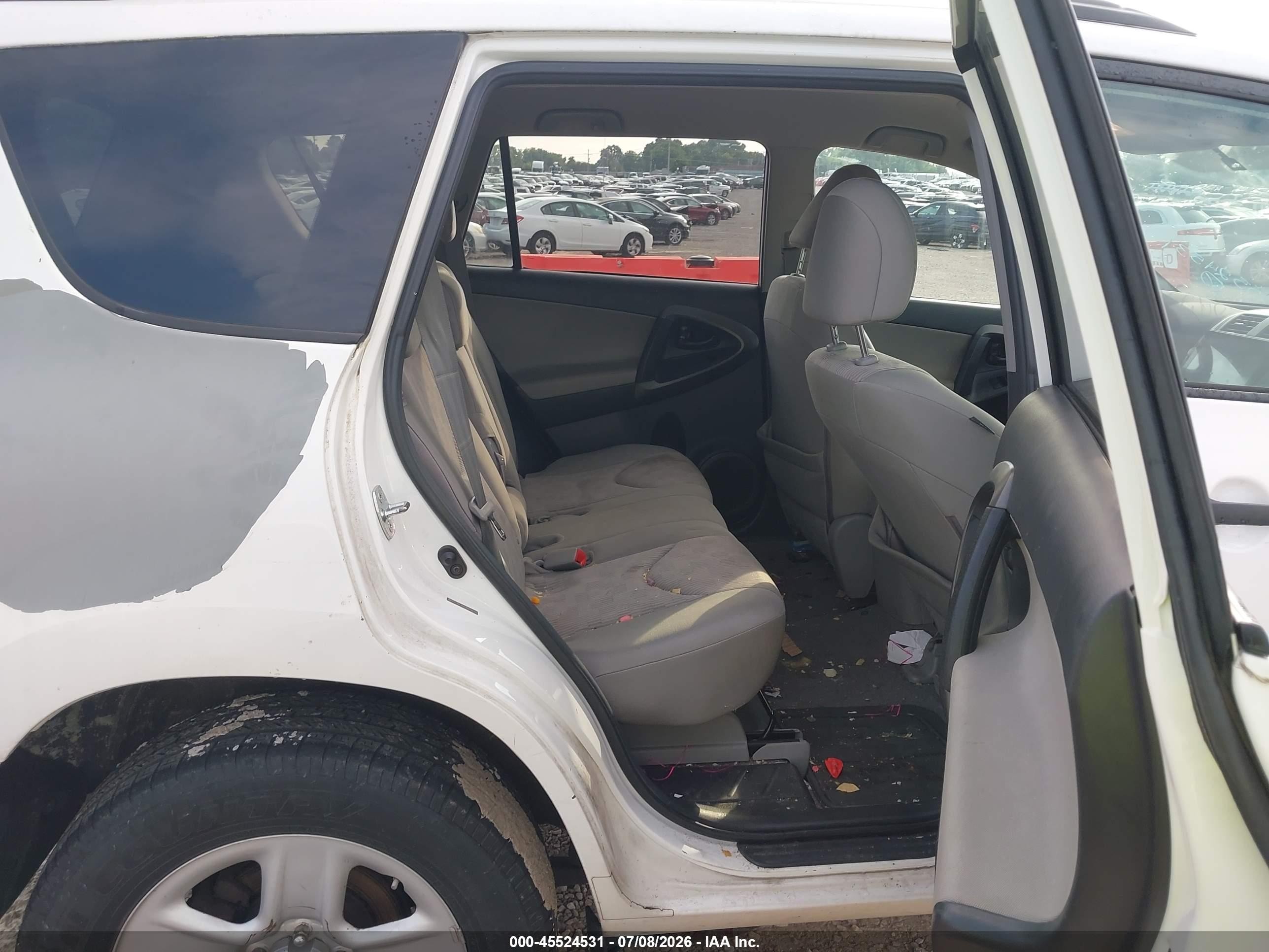 2011 Toyota Rav4   White vin: 2T3BF4DV3BW094328