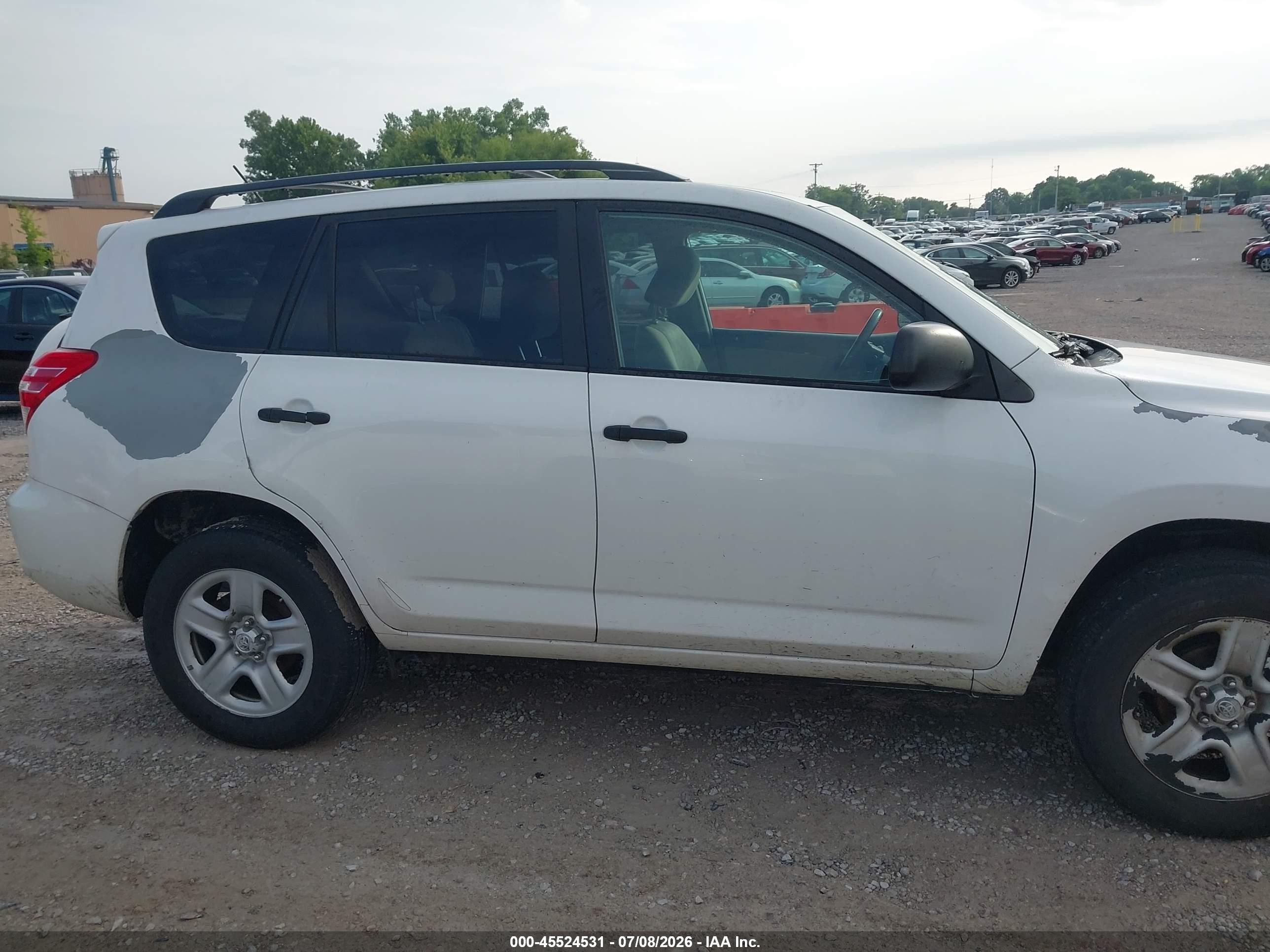 2011 Toyota Rav4   White vin: 2T3BF4DV3BW094328