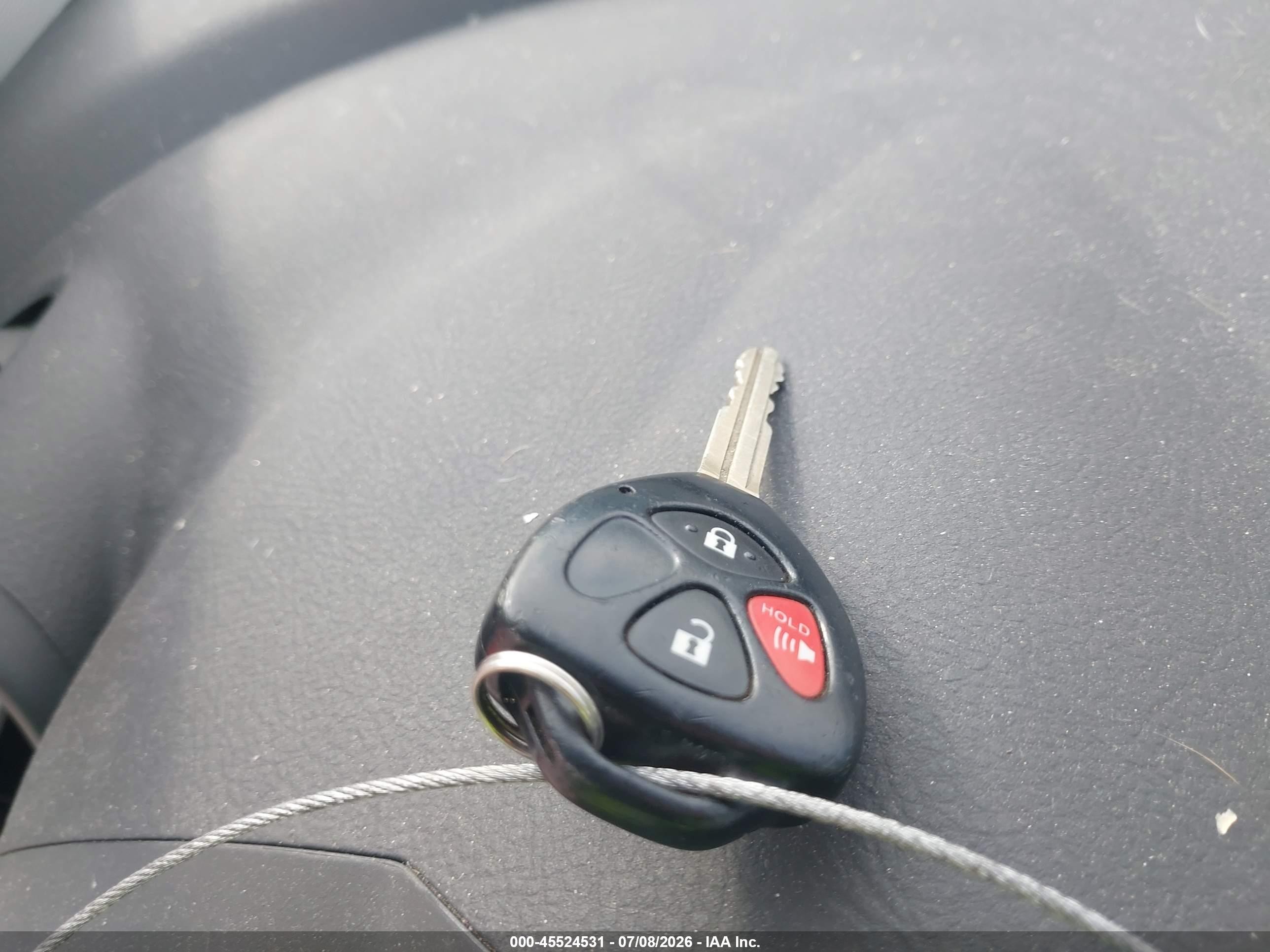 2011 Toyota Rav4   White vin: 2T3BF4DV3BW094328