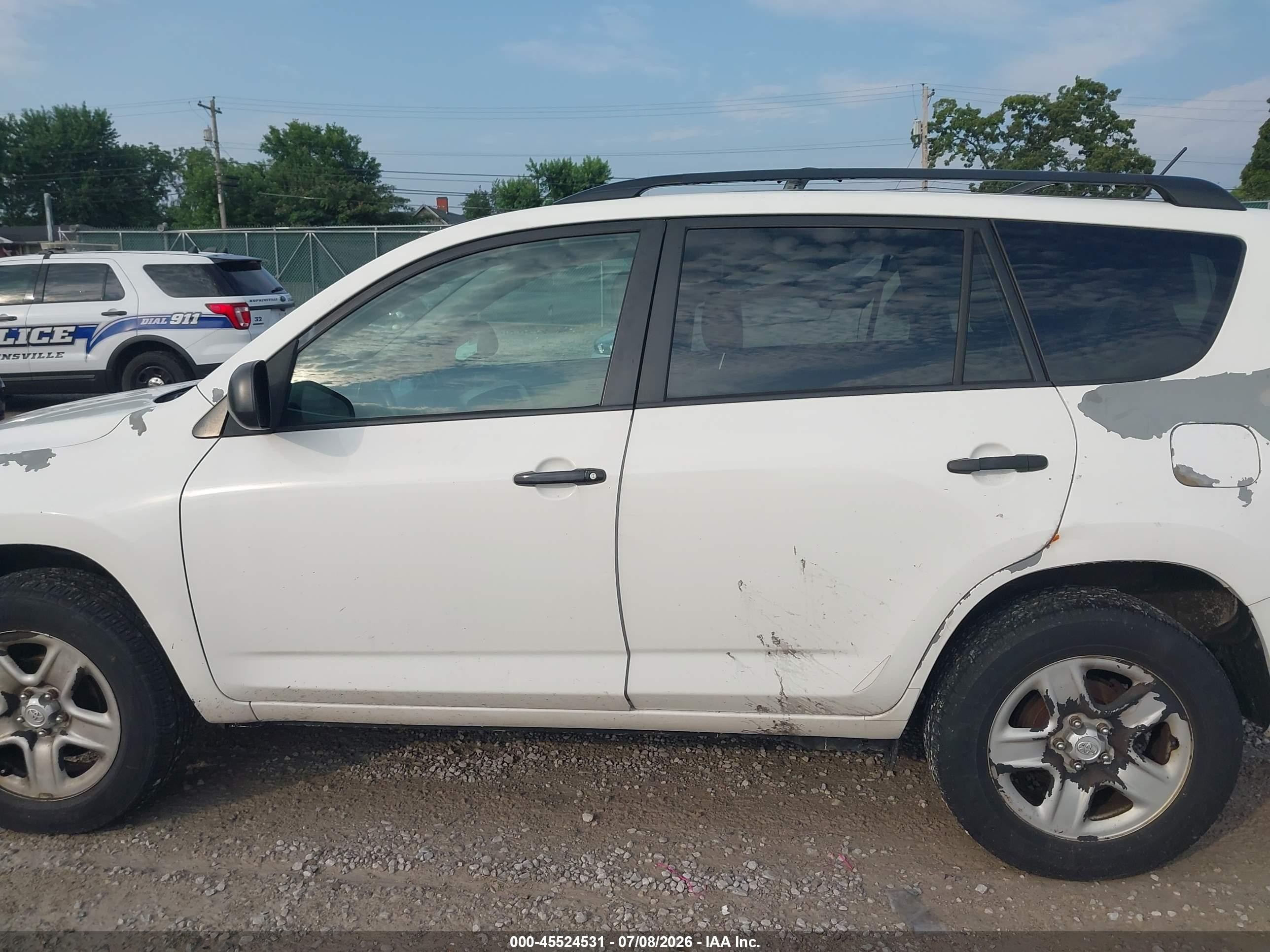 2011 Toyota Rav4   White vin: 2T3BF4DV3BW094328