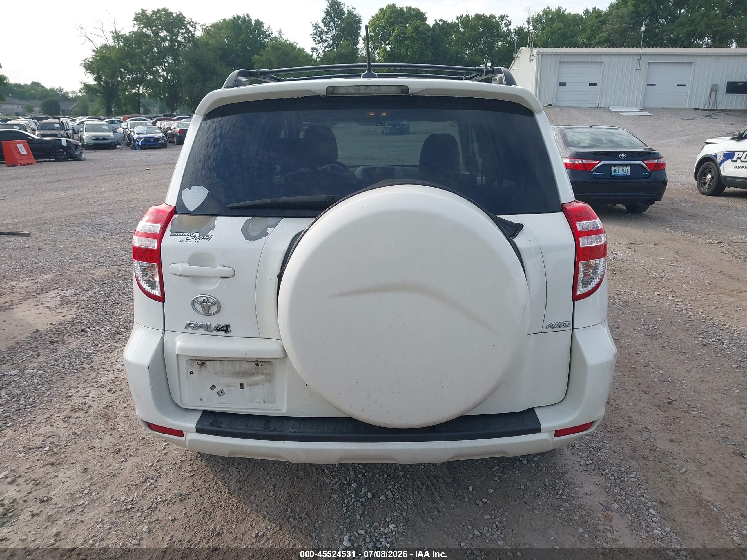 2011 Toyota Rav4   White vin: 2T3BF4DV3BW094328