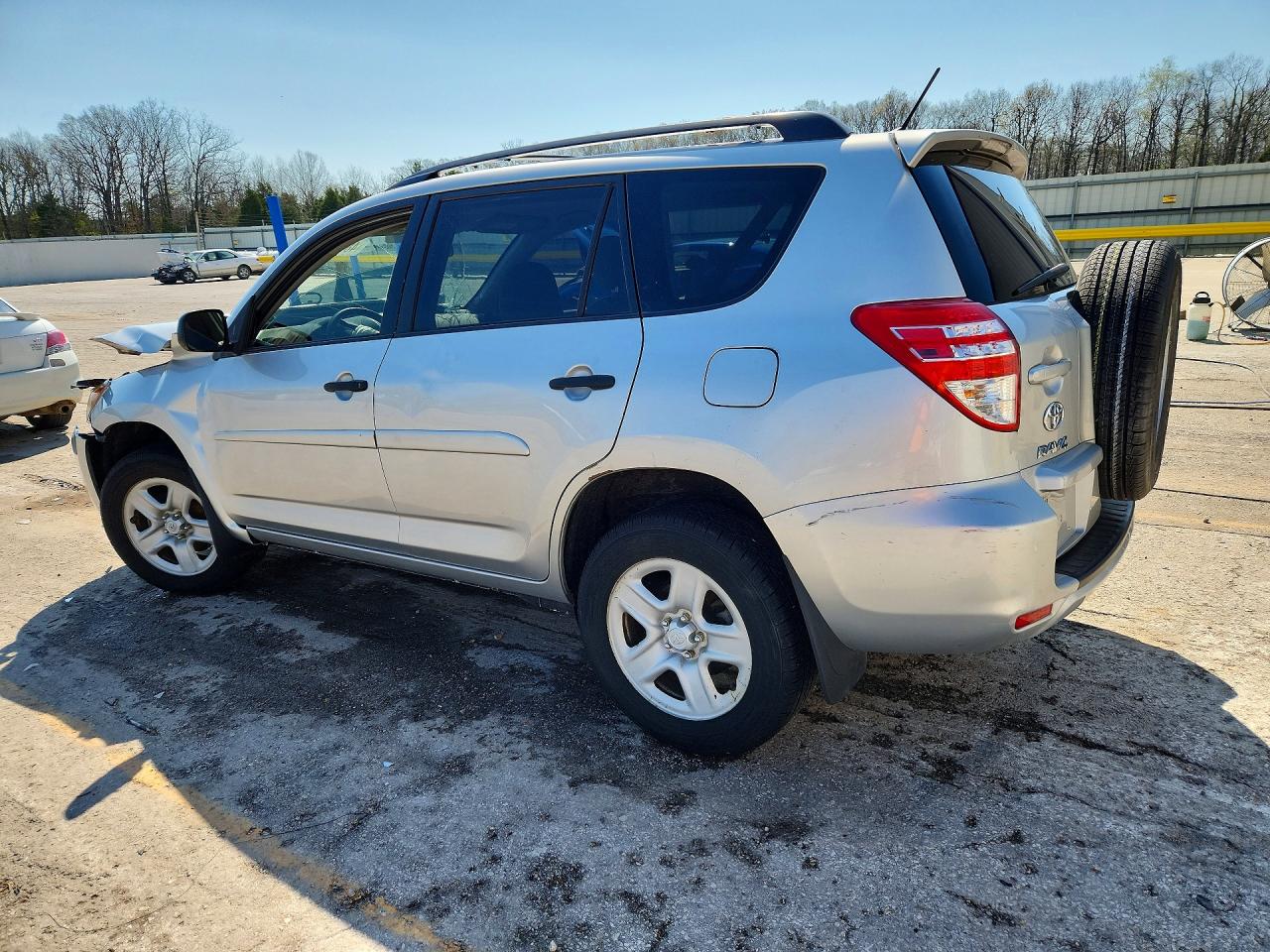 2011 Toyota Rav4 Base Silver vin: 2T3BF4DV3BW096936