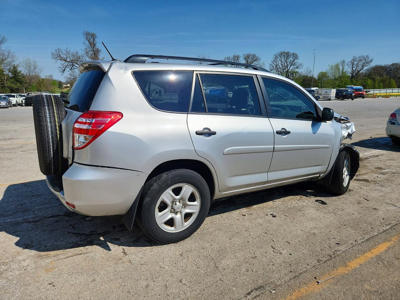 2011 Toyota Rav4 Base Silver vin: 2T3BF4DV3BW096936