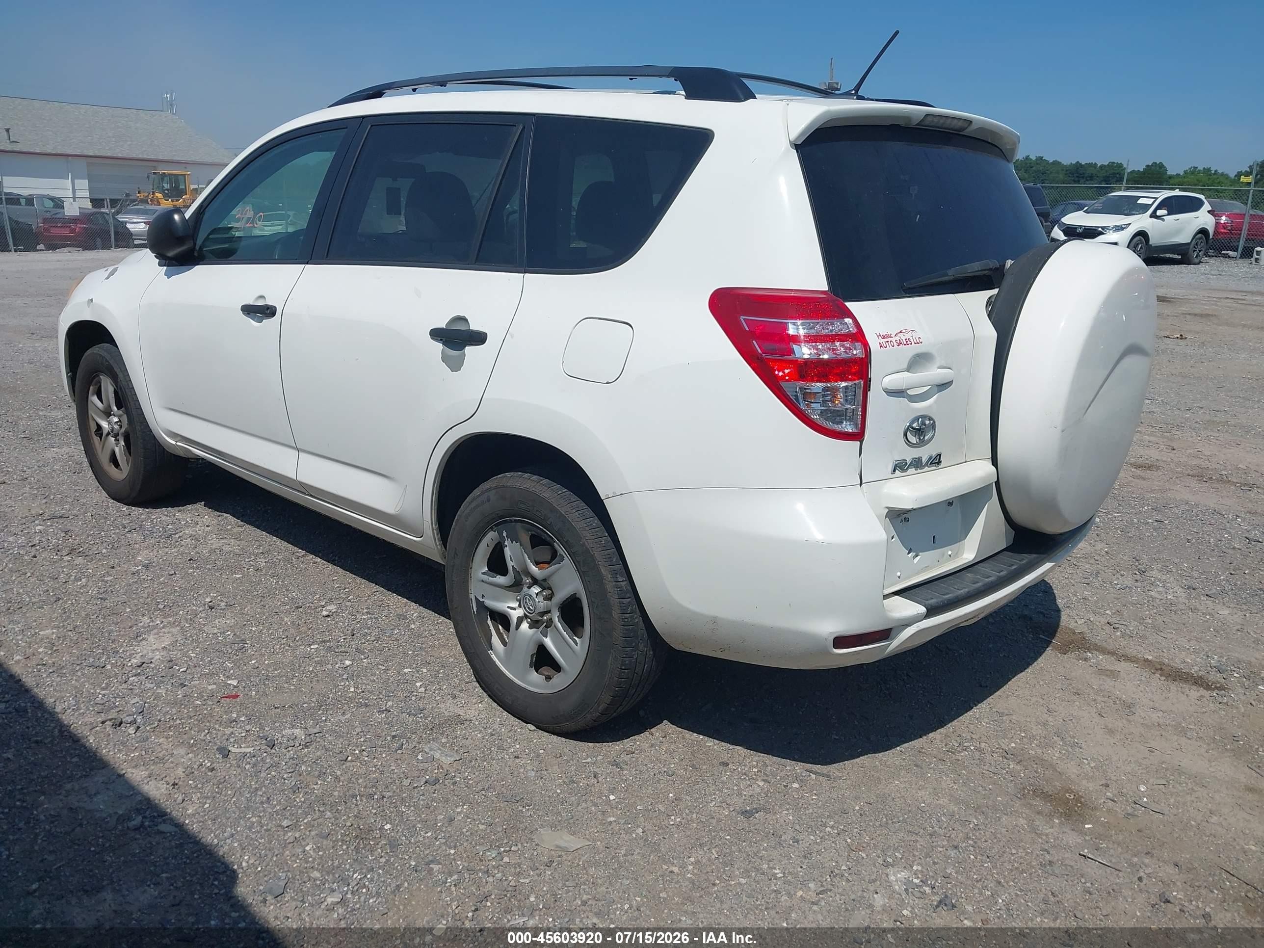 2011 Toyota Rav4   White vin: 2T3BF4DV3BW103576