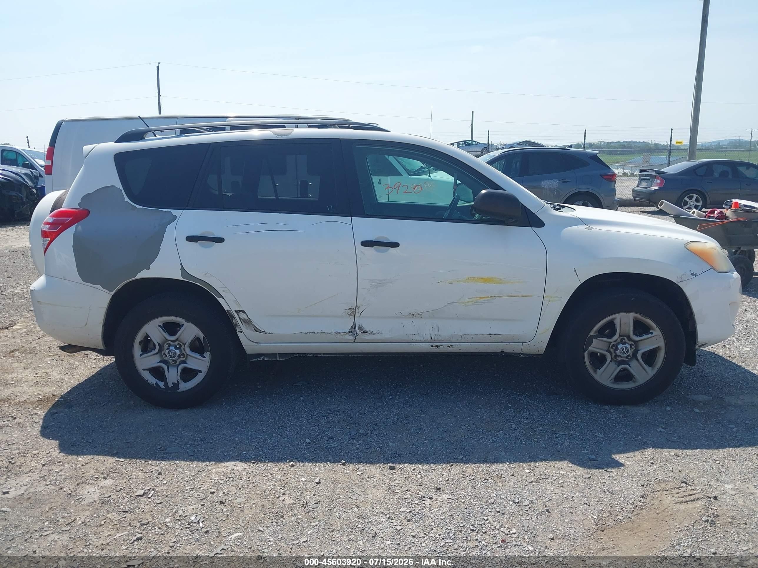 2011 Toyota Rav4   White vin: 2T3BF4DV3BW103576