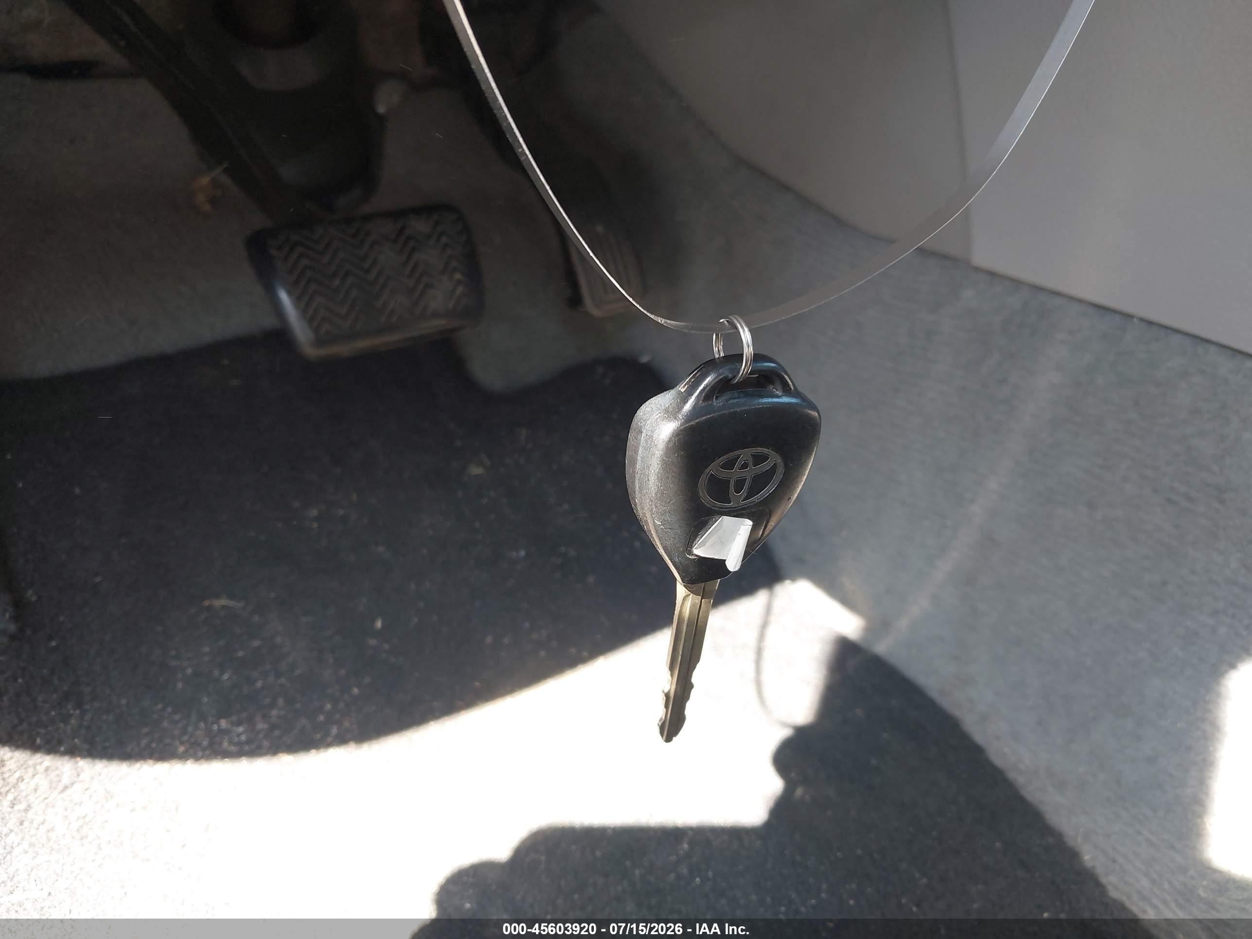 2011 Toyota Rav4   White vin: 2T3BF4DV3BW103576